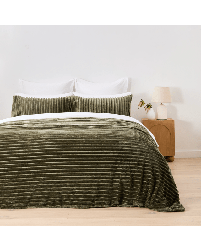 Ribbed Faux Fur Comforter Set - Queen Bed, G