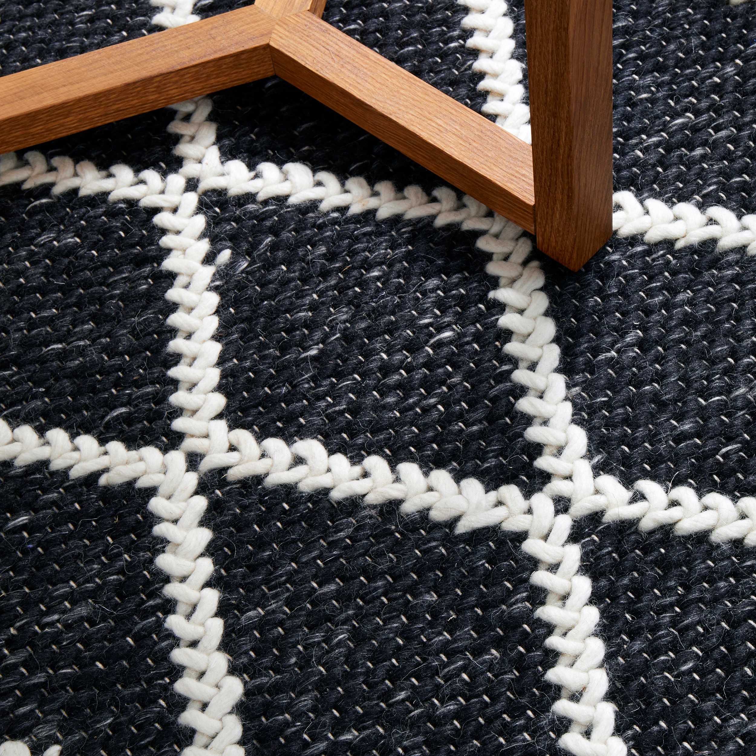 5 Common Ground Rugs Valor Black 280x190cm - Large Hand Loomed Rug - Black, 5 of 8