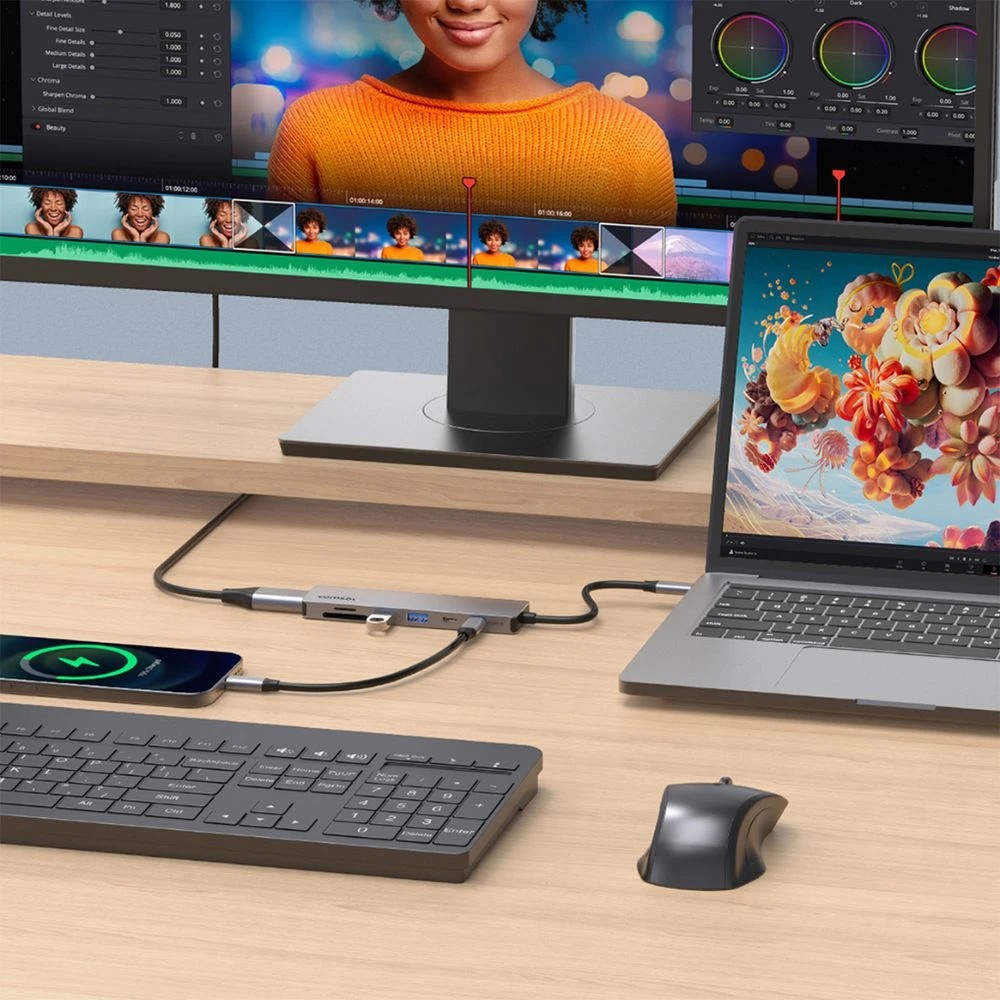4 Comsol 4K Multi-Port USB-C Hub with SD Card Reader, 4 of 6