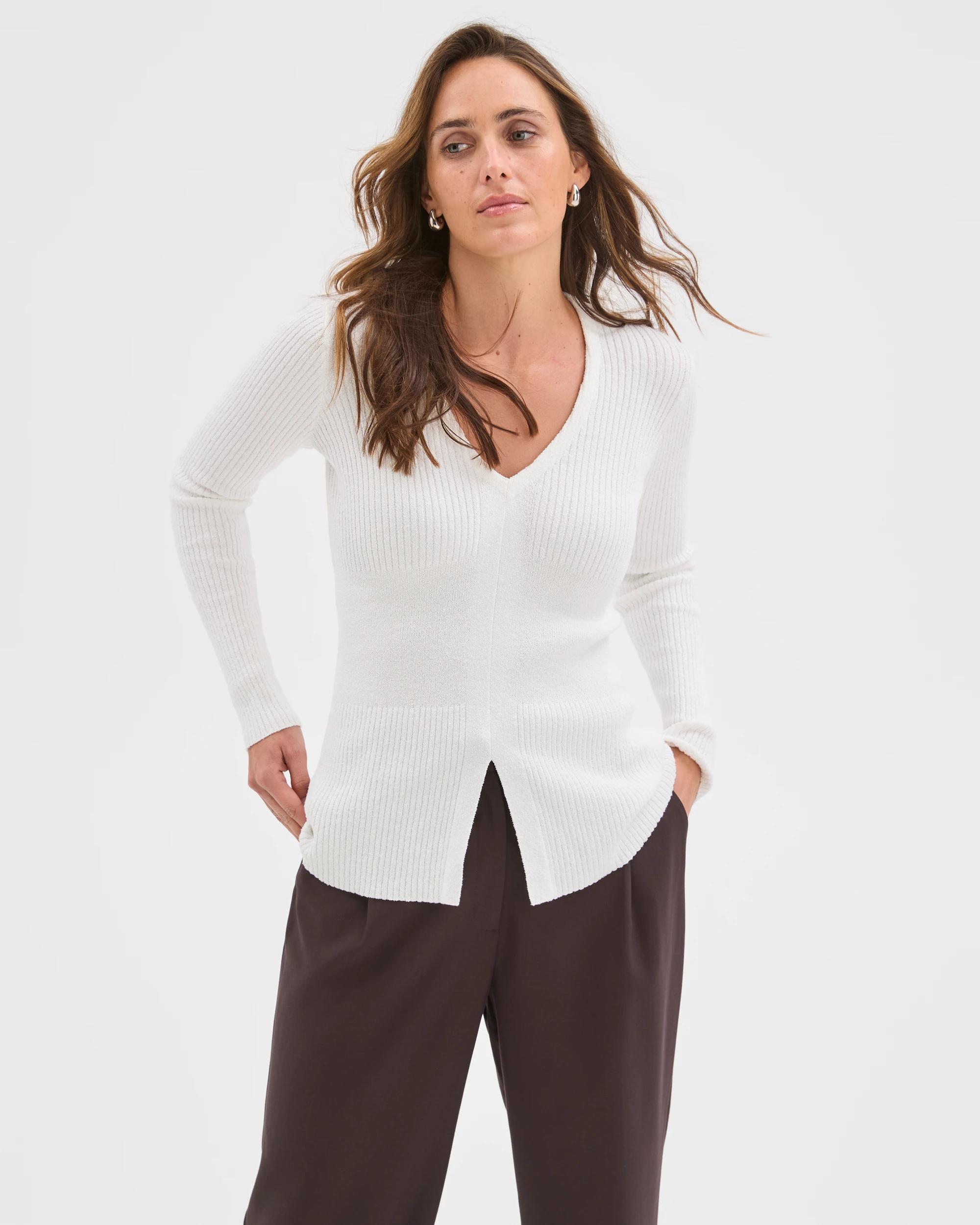 3 Preview Long Sleeve V-Neck Boucle Knit Top WHITE, 3 of 7