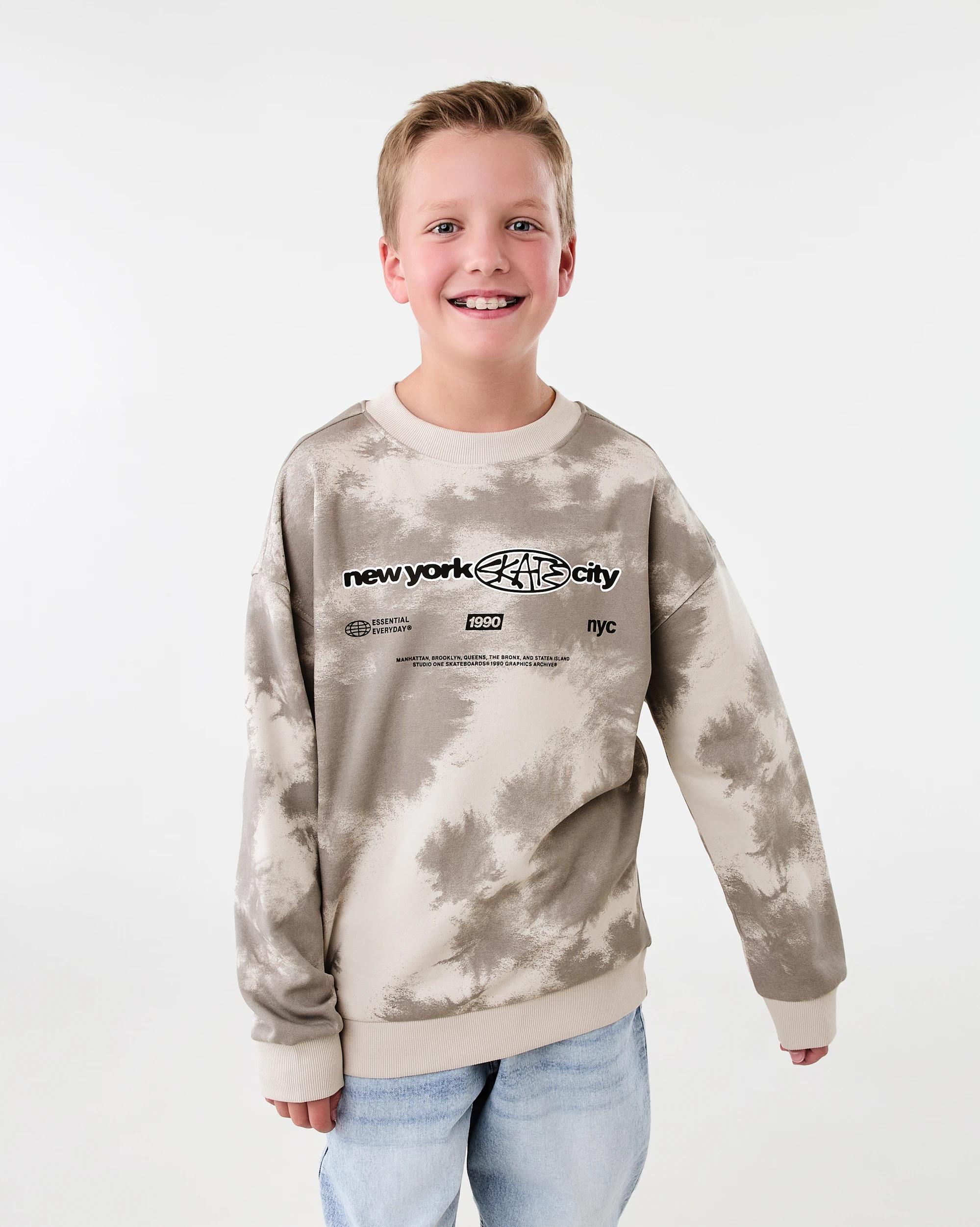 1 Oversized Washed Crew Neck Sweatshirt Gry Tiedye, 1 of 8