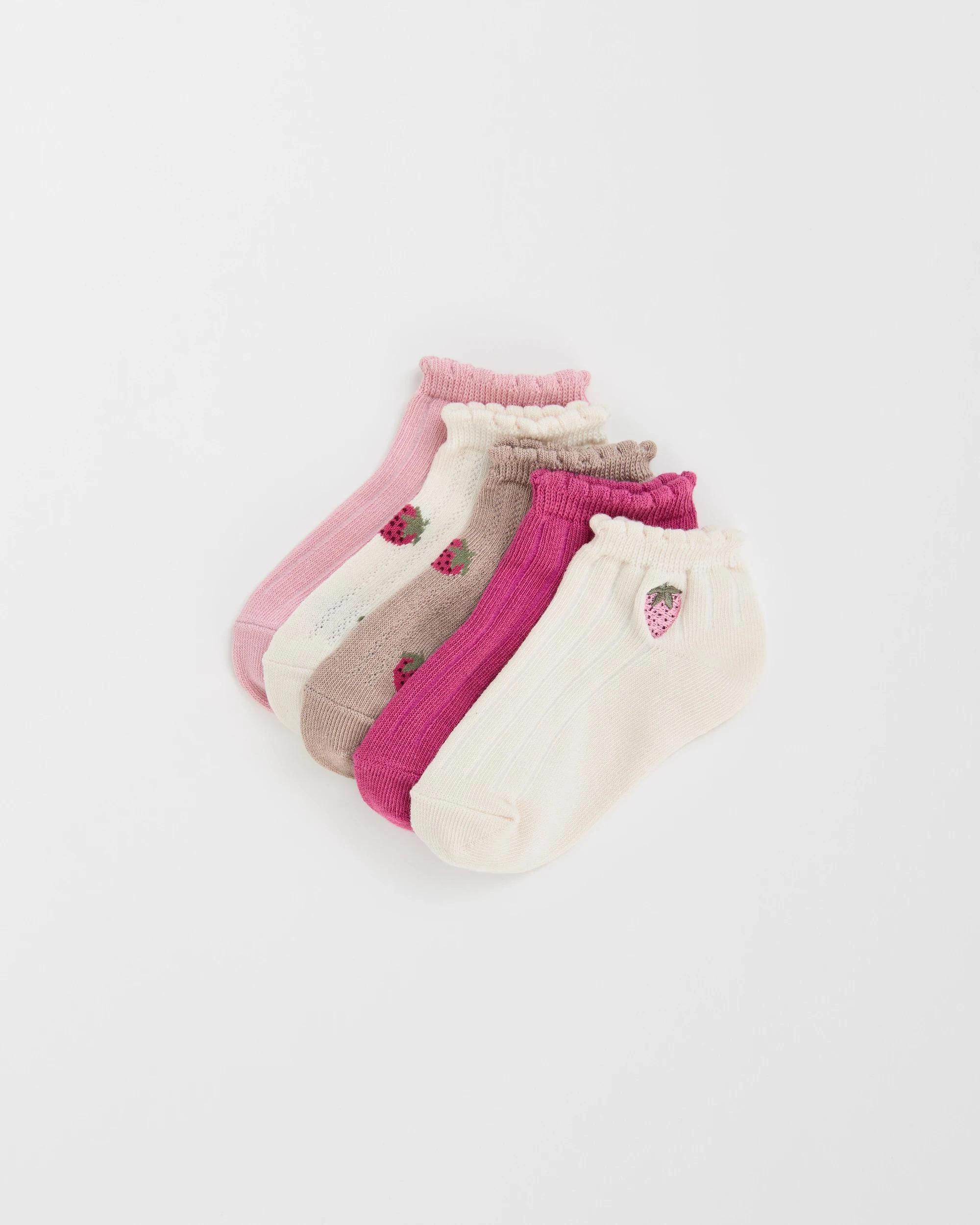 1 Maxx 5 Pack Girls Low Cut Sports Socks STRAWBERRIES, 1 of 3