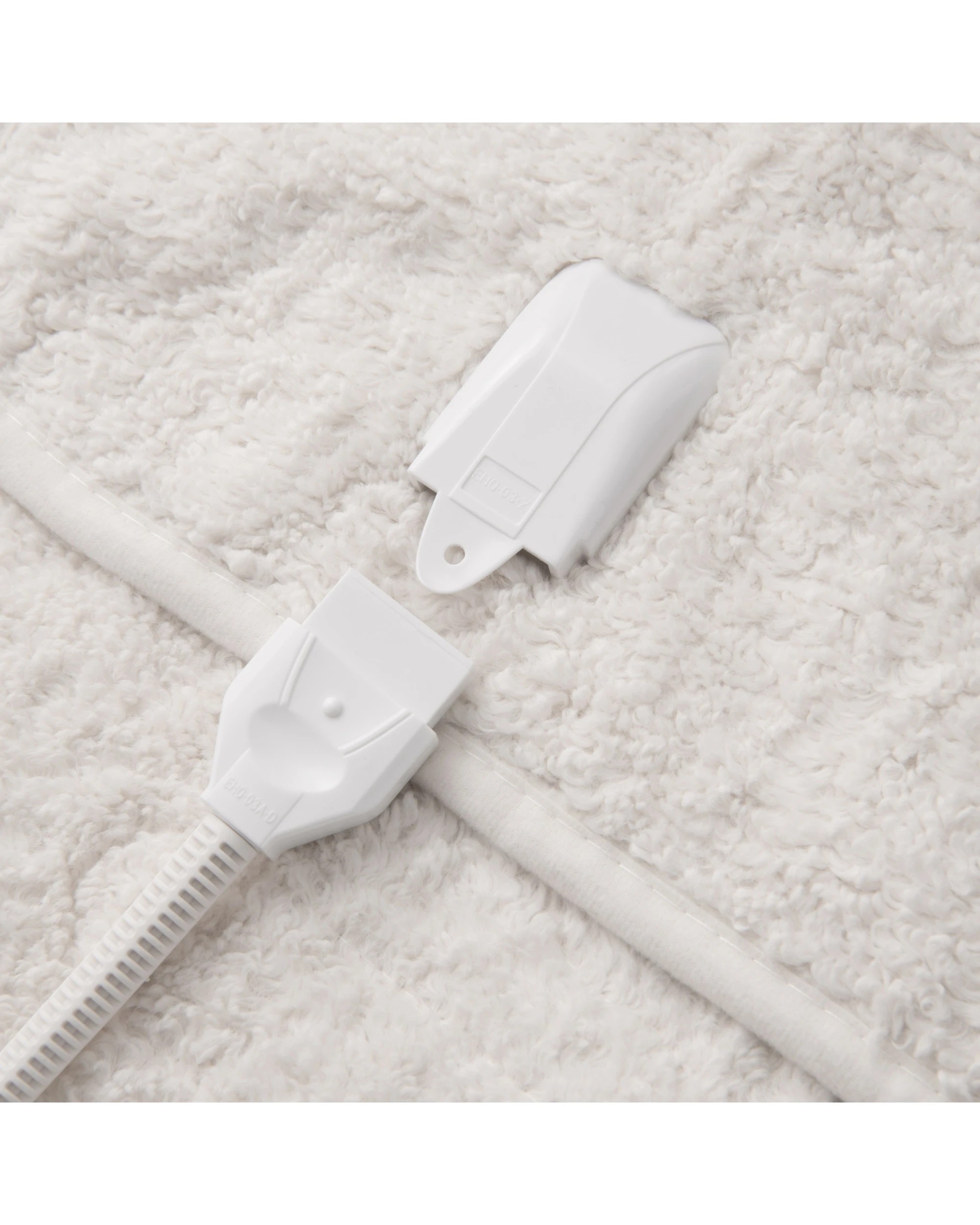 4 Dreamaker Teddy Fleece Heated Throw 130x160cm - Cream, 4 of 6