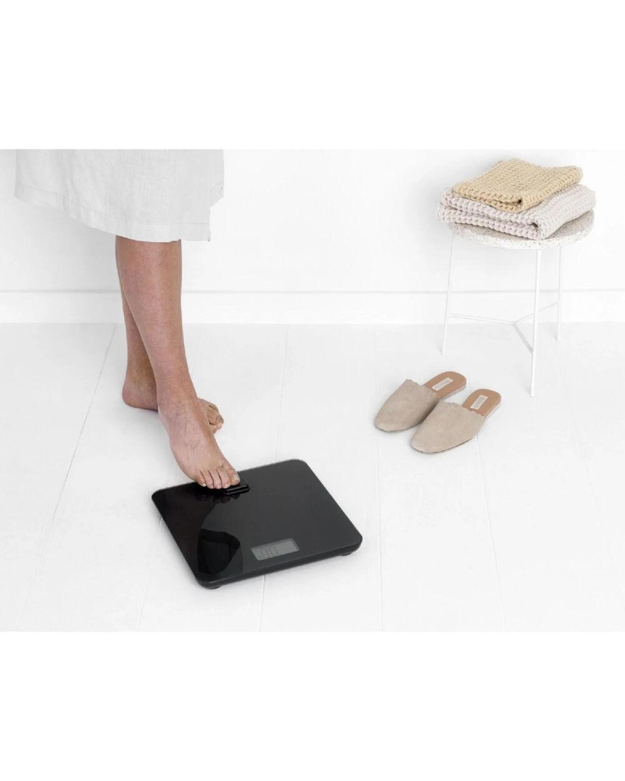4 Brabantia Battery Free Bathroom Scale White, 4 of 5