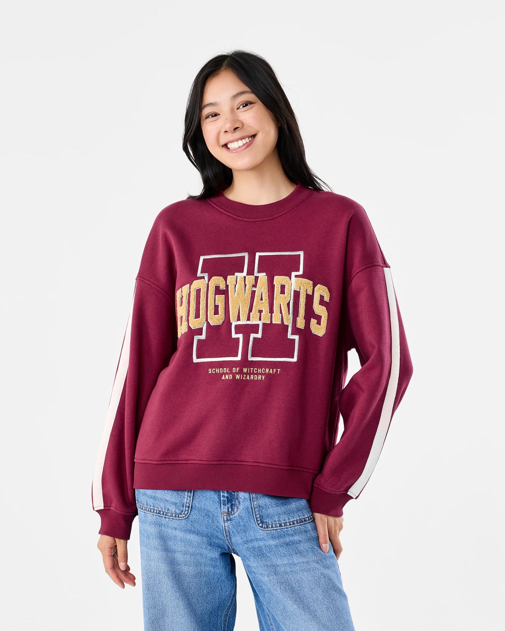 1 Harry Potter License Long Sleeve Sweatshirt Hogwarts, 1 of 7