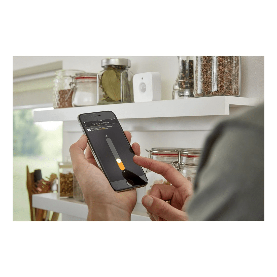 7 Philips Hue Motion Sensor White, 7 of 10