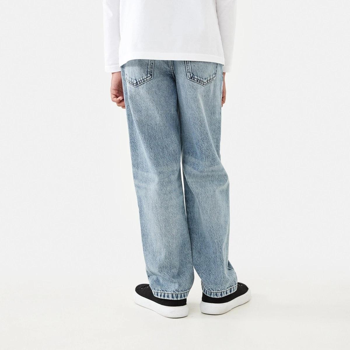 2 Relaxed Jeans Light Wash, 2 of 8