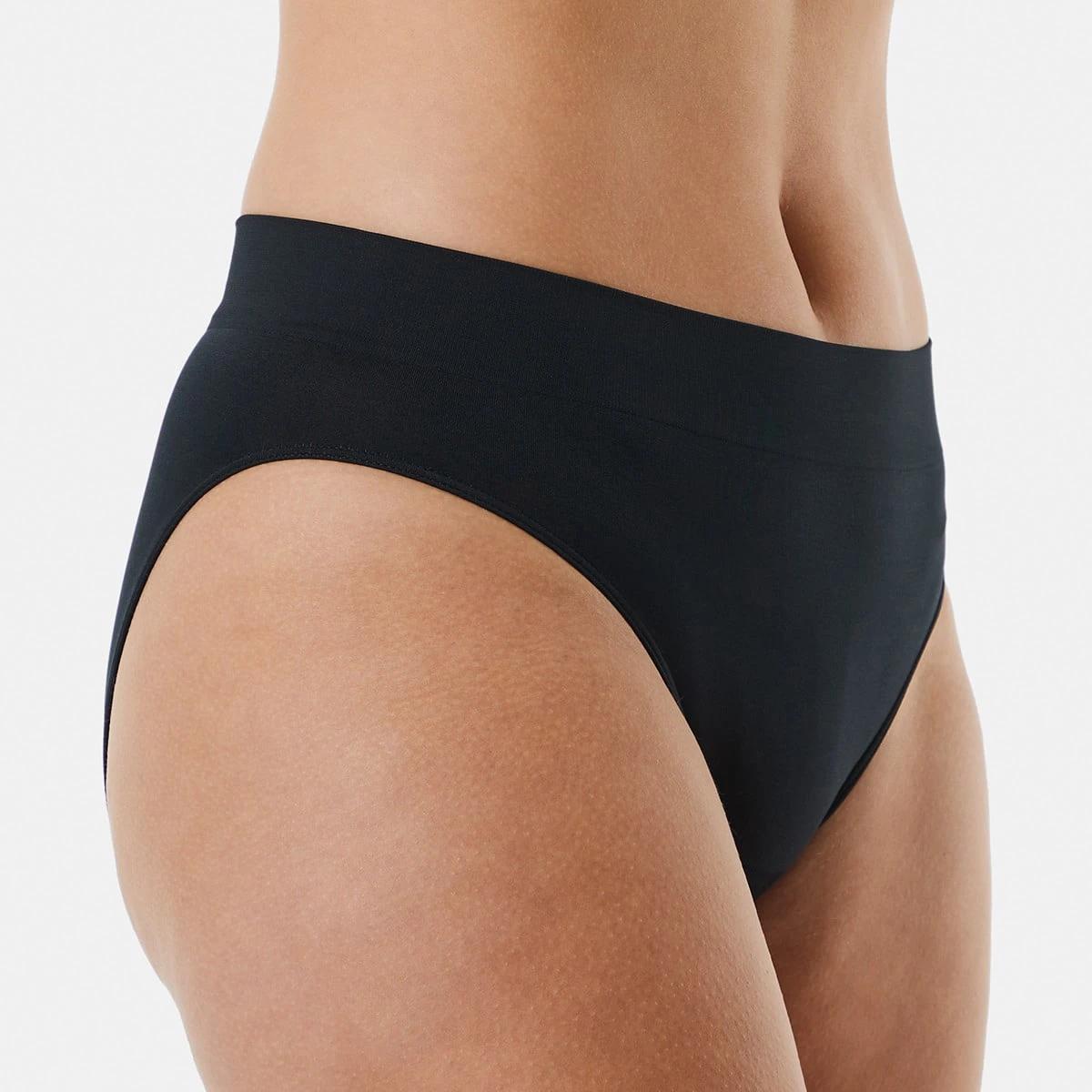 4 3 Pack Ultra Smooth Seamfree Hi-Cut Briefs BLACK, 4 of 7