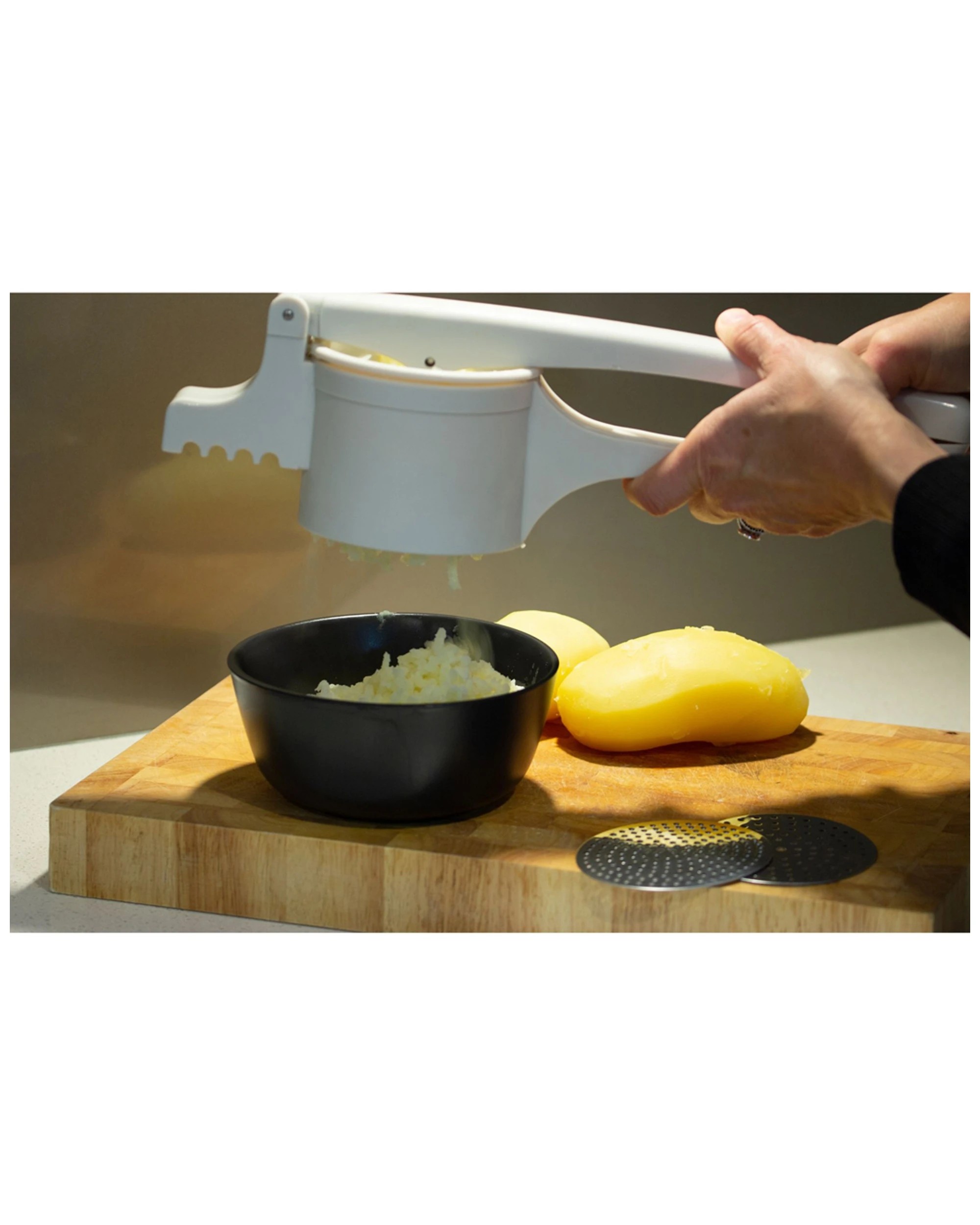 4 Cuisena Potato Ricer Fine Medium Coarse 3 Stainless Steel Discs Ergonomic Handle - White, 4 of 5