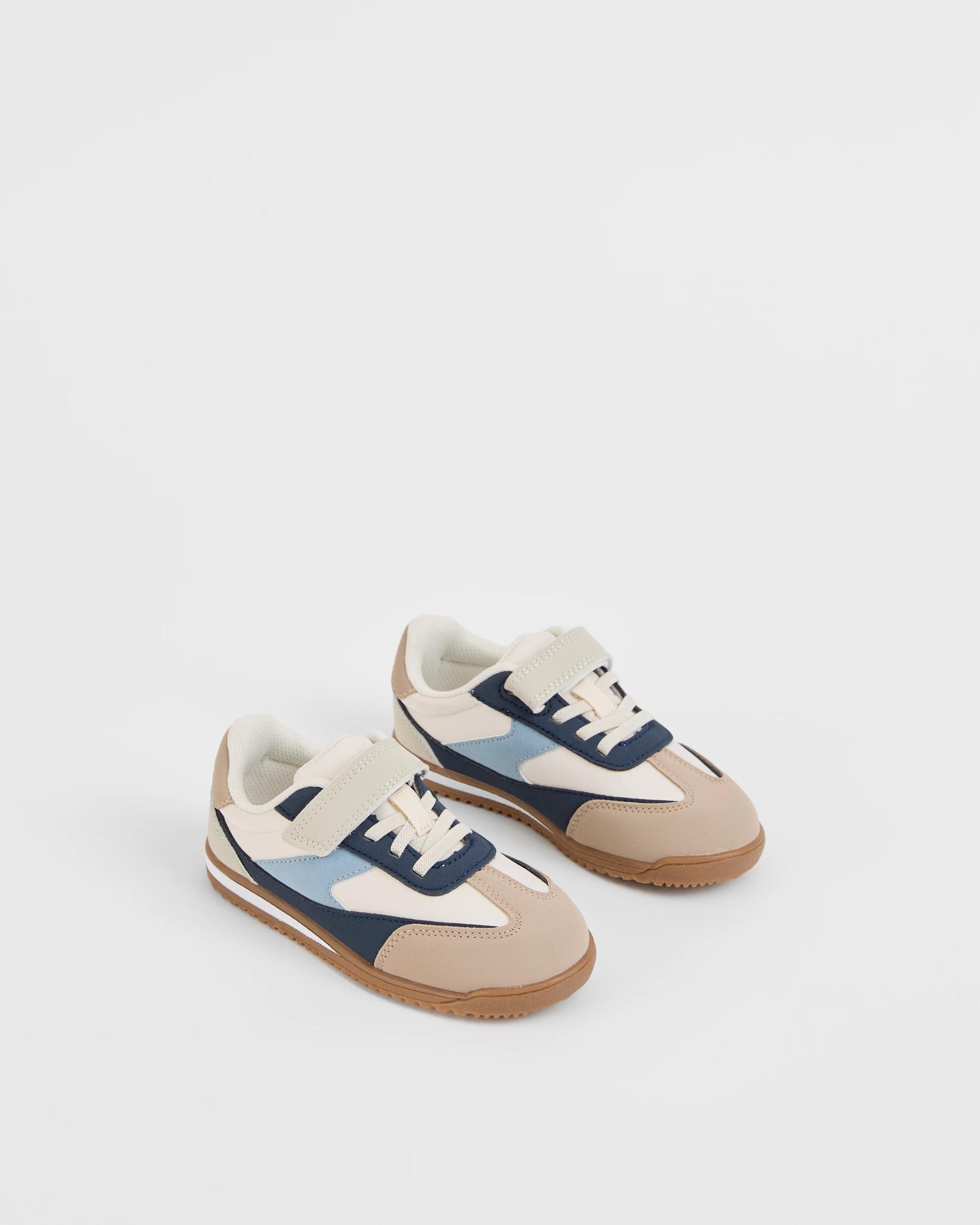 2 Target Kids Sleek Sneakers NAVY, 2 of 5