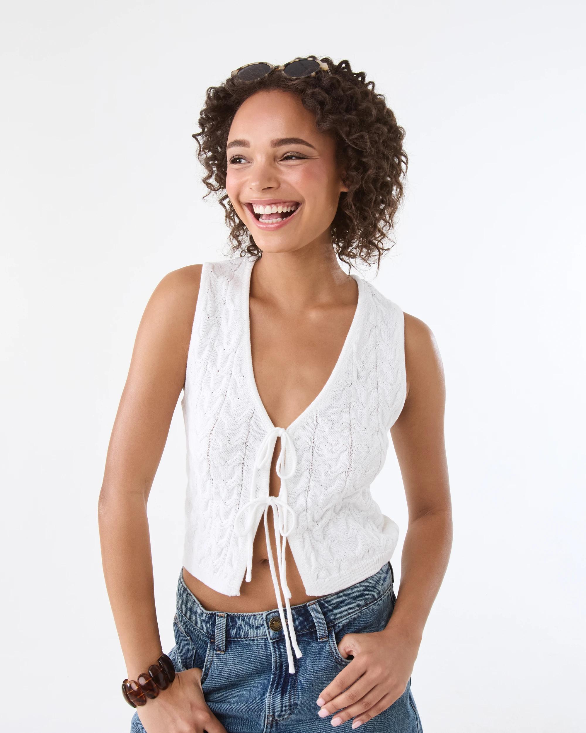 1 True Knit Cable Tie Vest Snw White, 1 of 8