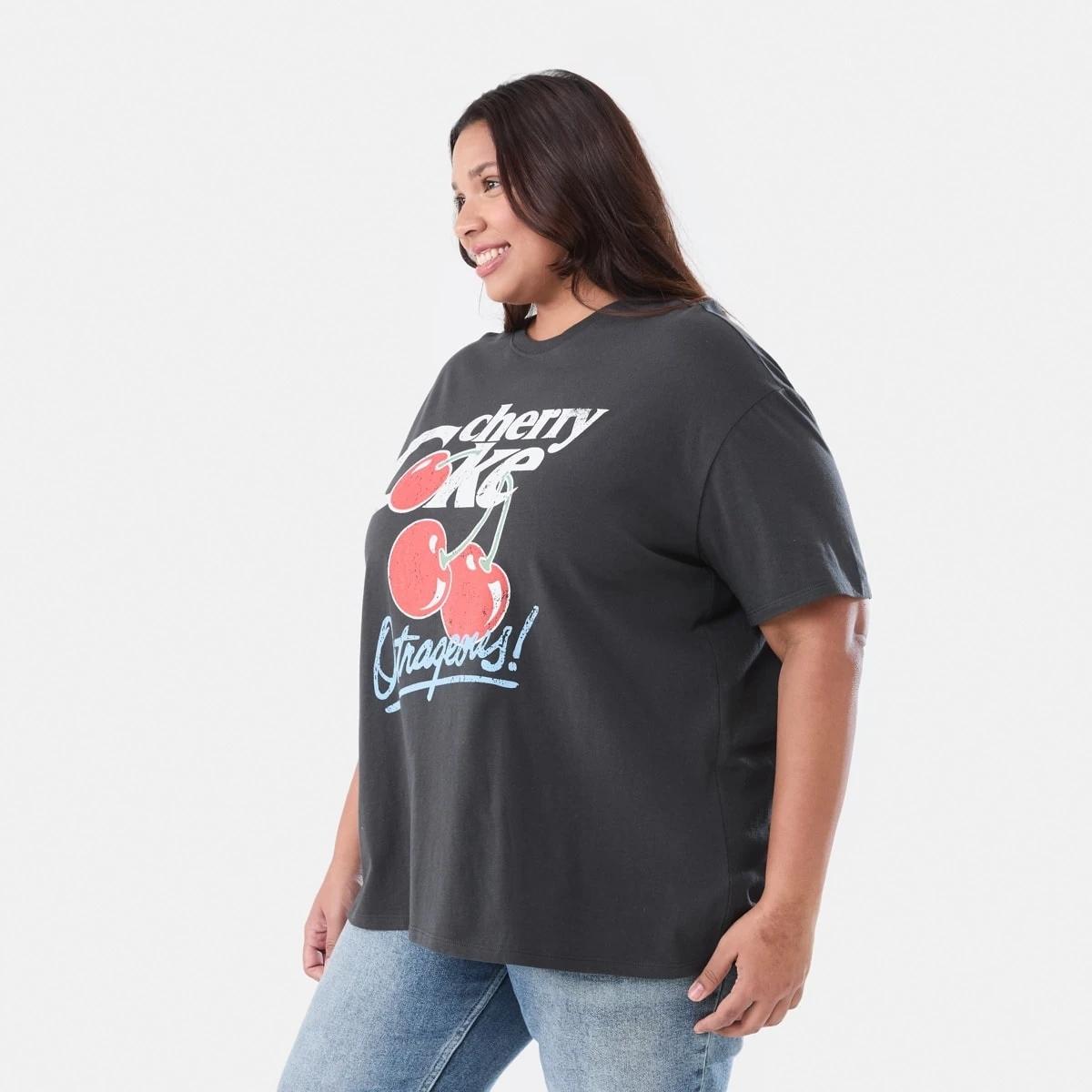 2 Curve Coke License Short Sleeve T-shirt CHERRY COKE, 2 of 5