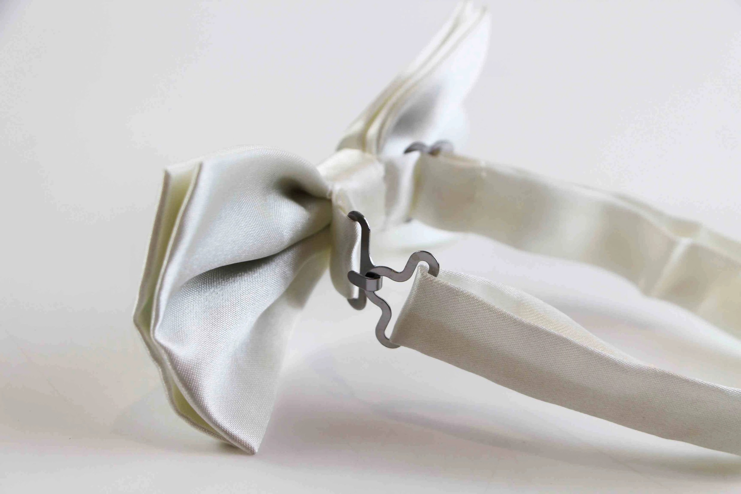 2 Zasel Mens Ivory Solid Plain Colour Bow Tie - Natural, 2 of 3