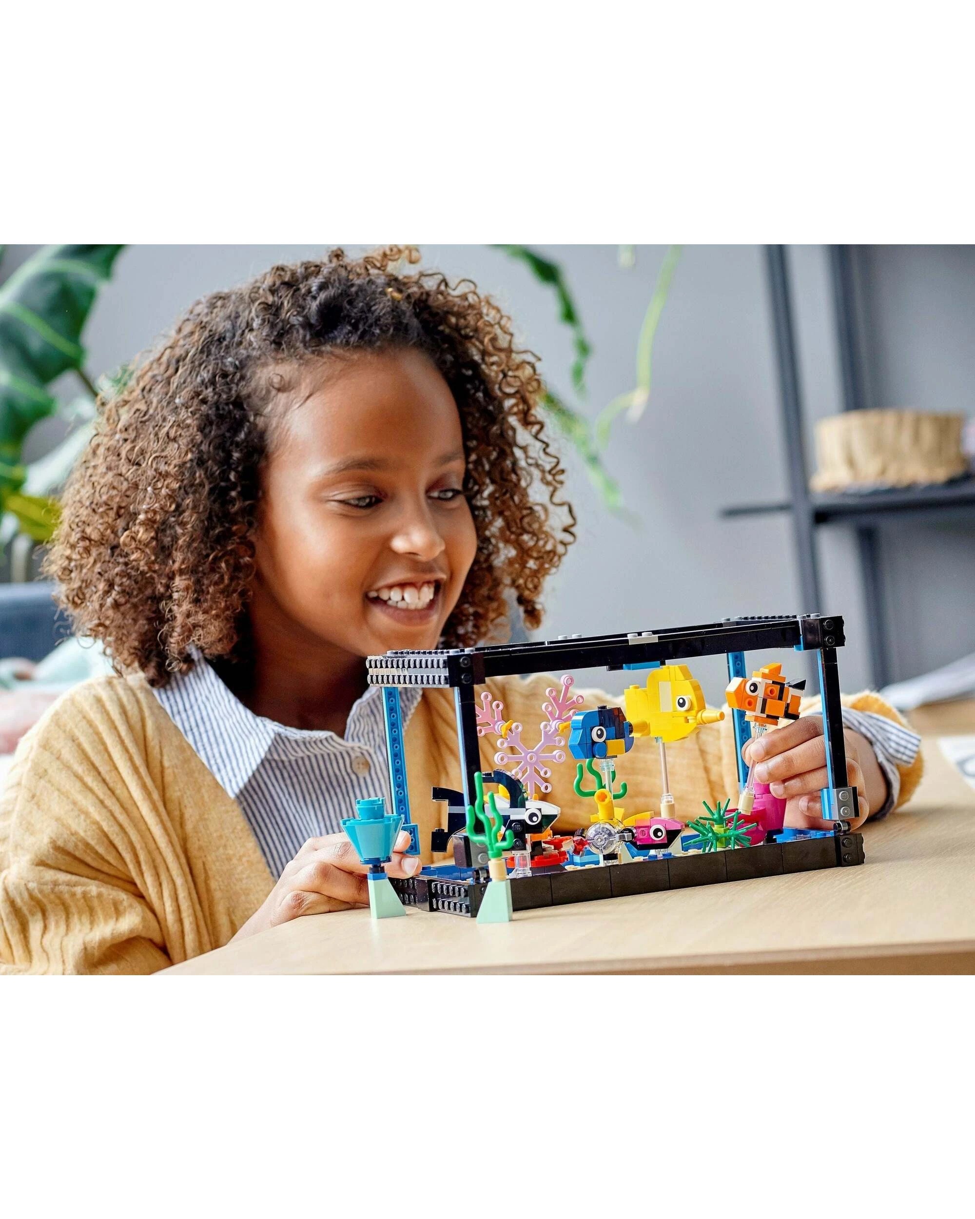 2 LEGO 31122 Creator 3in1 Fish Tank Playset, 2 of 5