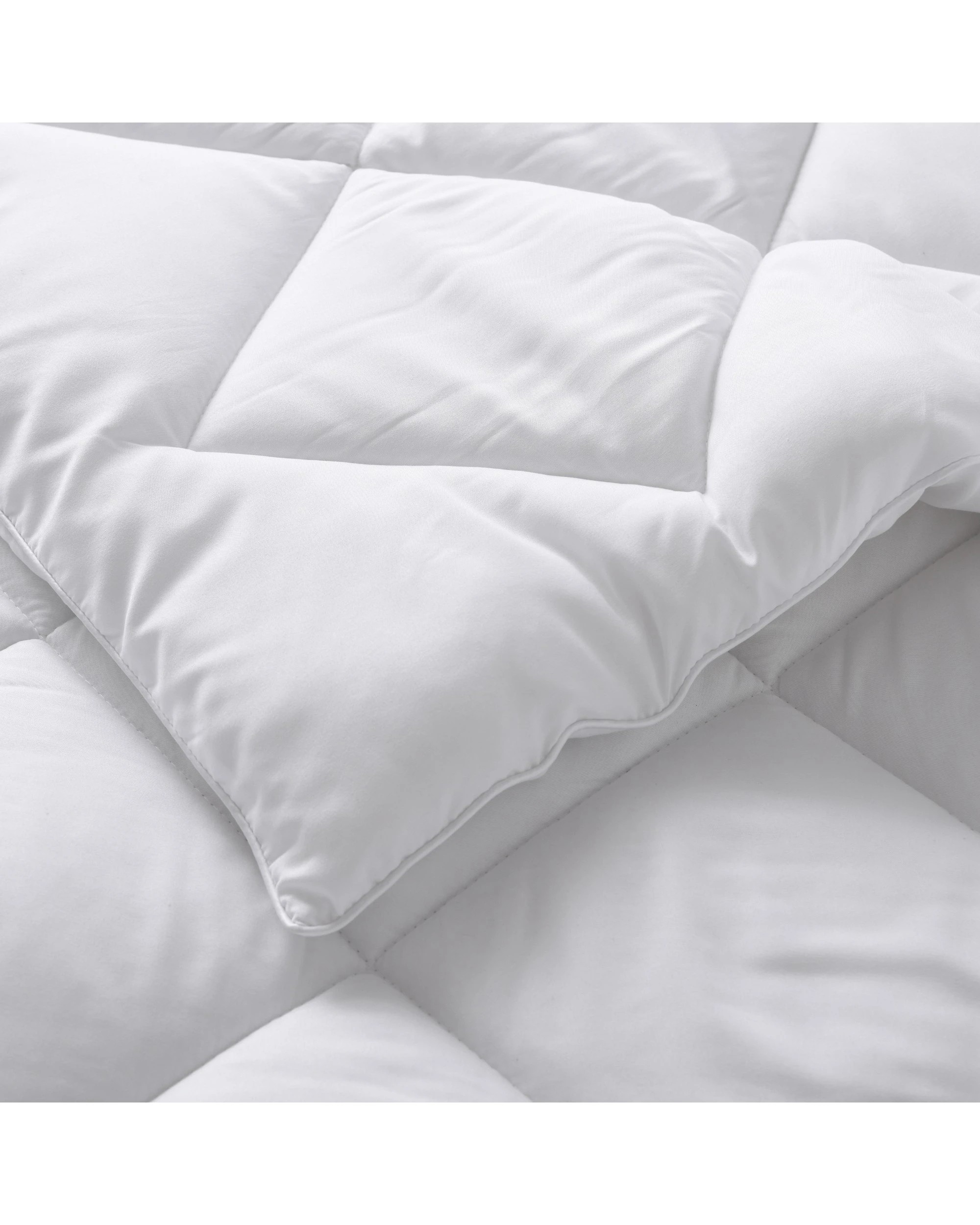 4 Sleepcare 700GSM Winterweight Microfibre Quilt - Queen Bed - White, 4 of 9