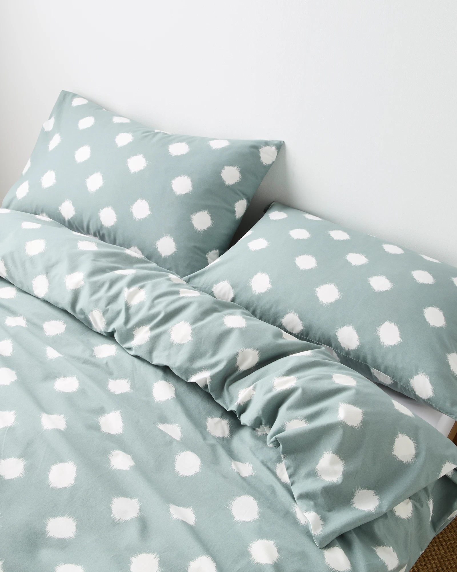 2 Target Dottie Ikat Australian Cotton Quilt Cover Set, Single Bed, Green
 - Single Bed
 - Green, 2 of 3