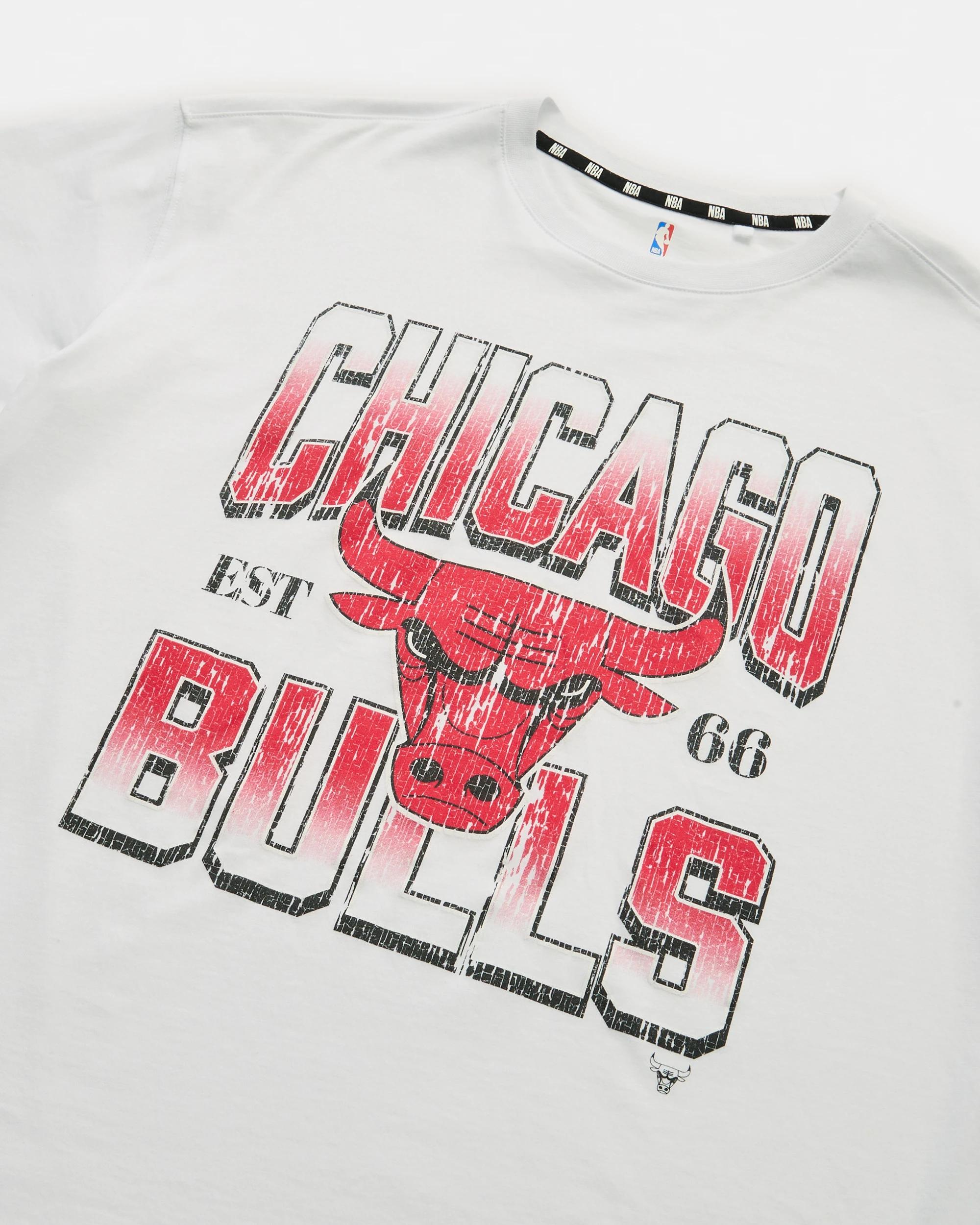 9 Official NBA Lounge T-shirt WHITE BULLS, 9 of 10