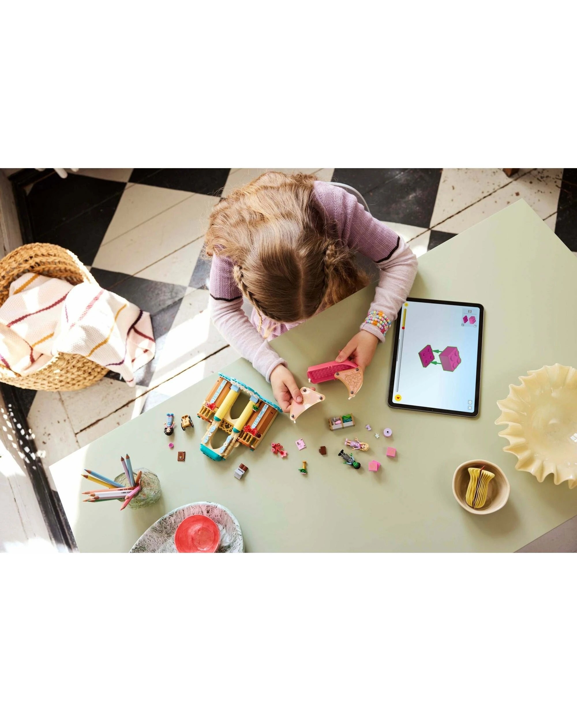 3 LEGO Wicked 75681 - Glinda, Elphaba, Nessarose at Shiz University, 3 of 5