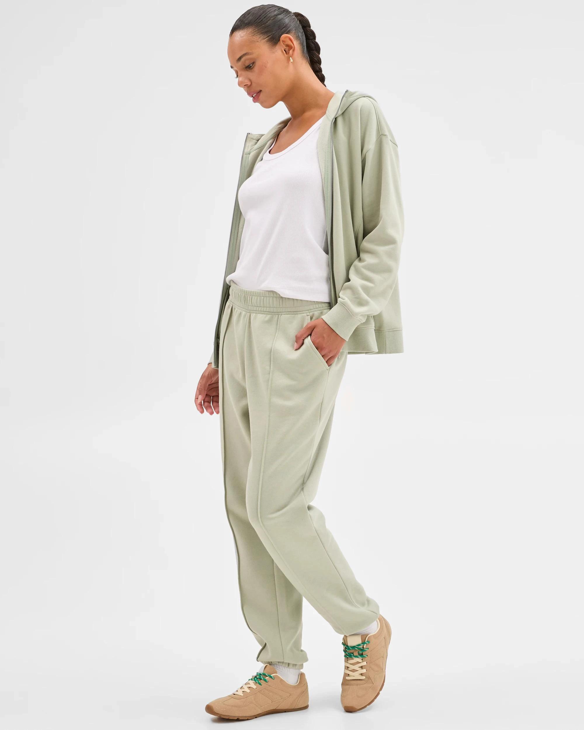 2 Target Woman Australian Cotton Blend Fleece Trackpants PISTACHIO/PINTUCK, 2 of 3