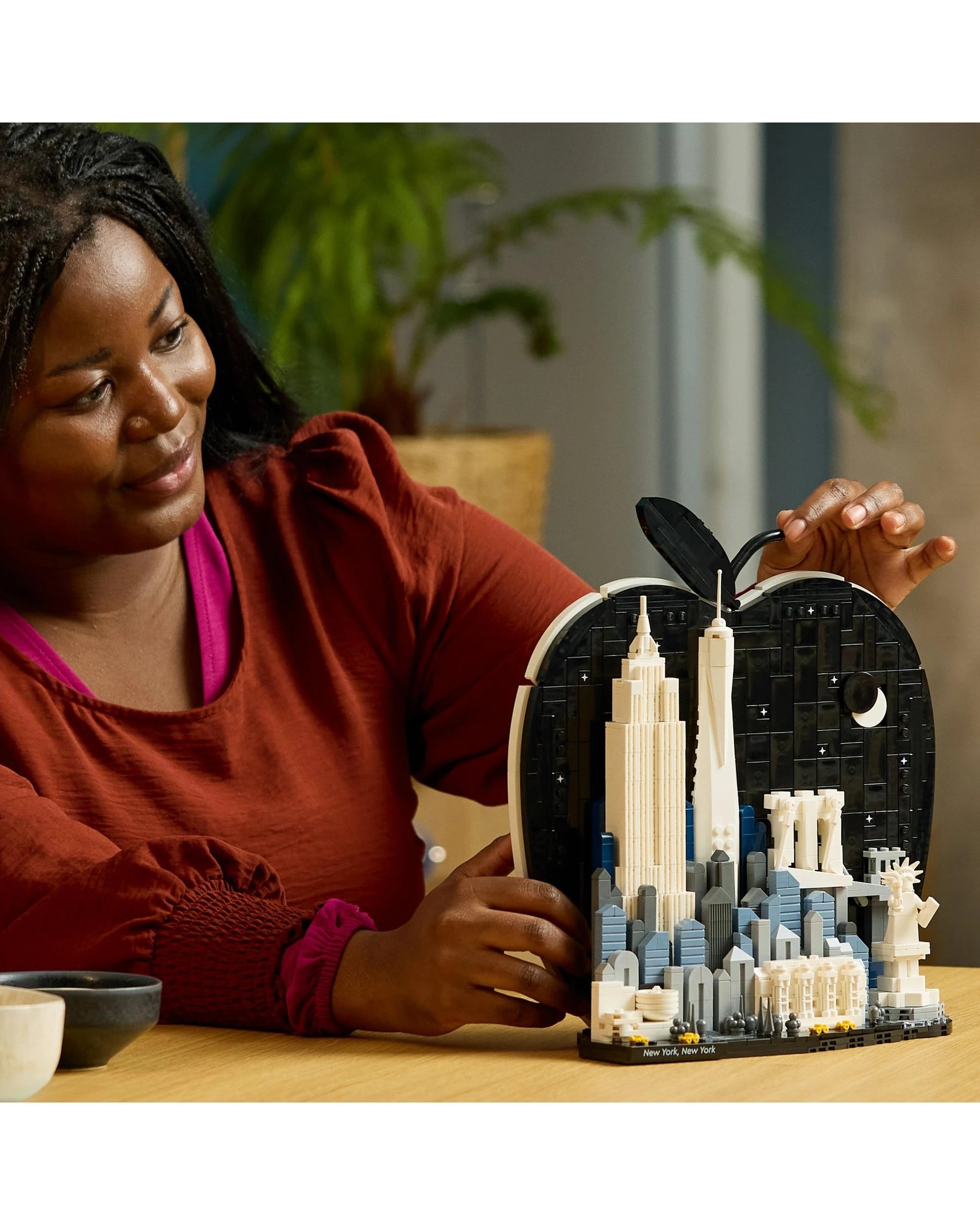 6 LEGO Architecture: New York City - The Big Apple - 21066, 6 of 9