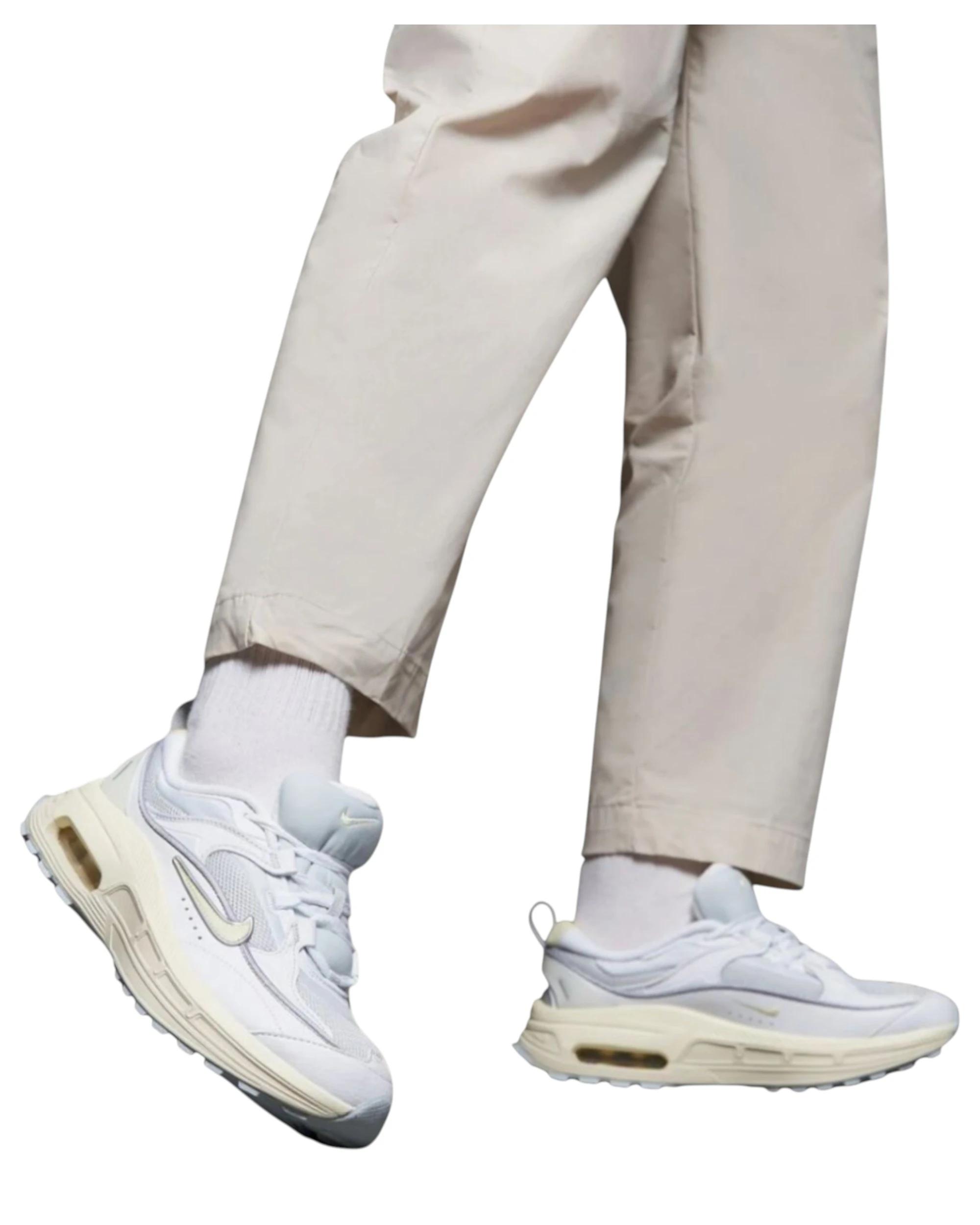 6 Nike Womens Air Max Bliss White Trainers Athletic Running Shoes WHITE, 6 of 6