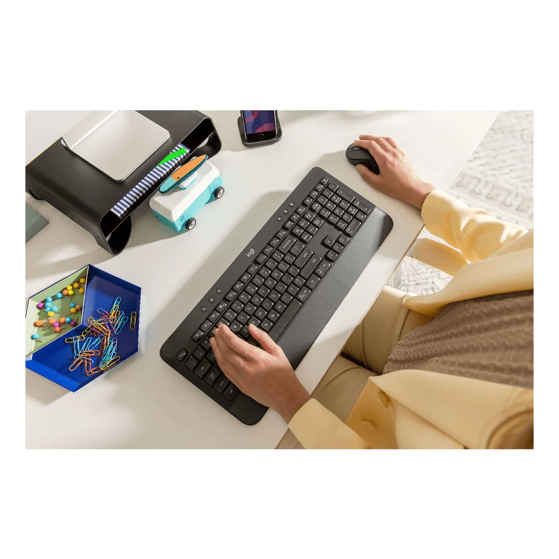 6 Logitech SIGNATURE K650 Wireless Keyboard Graphite, 6 of 6