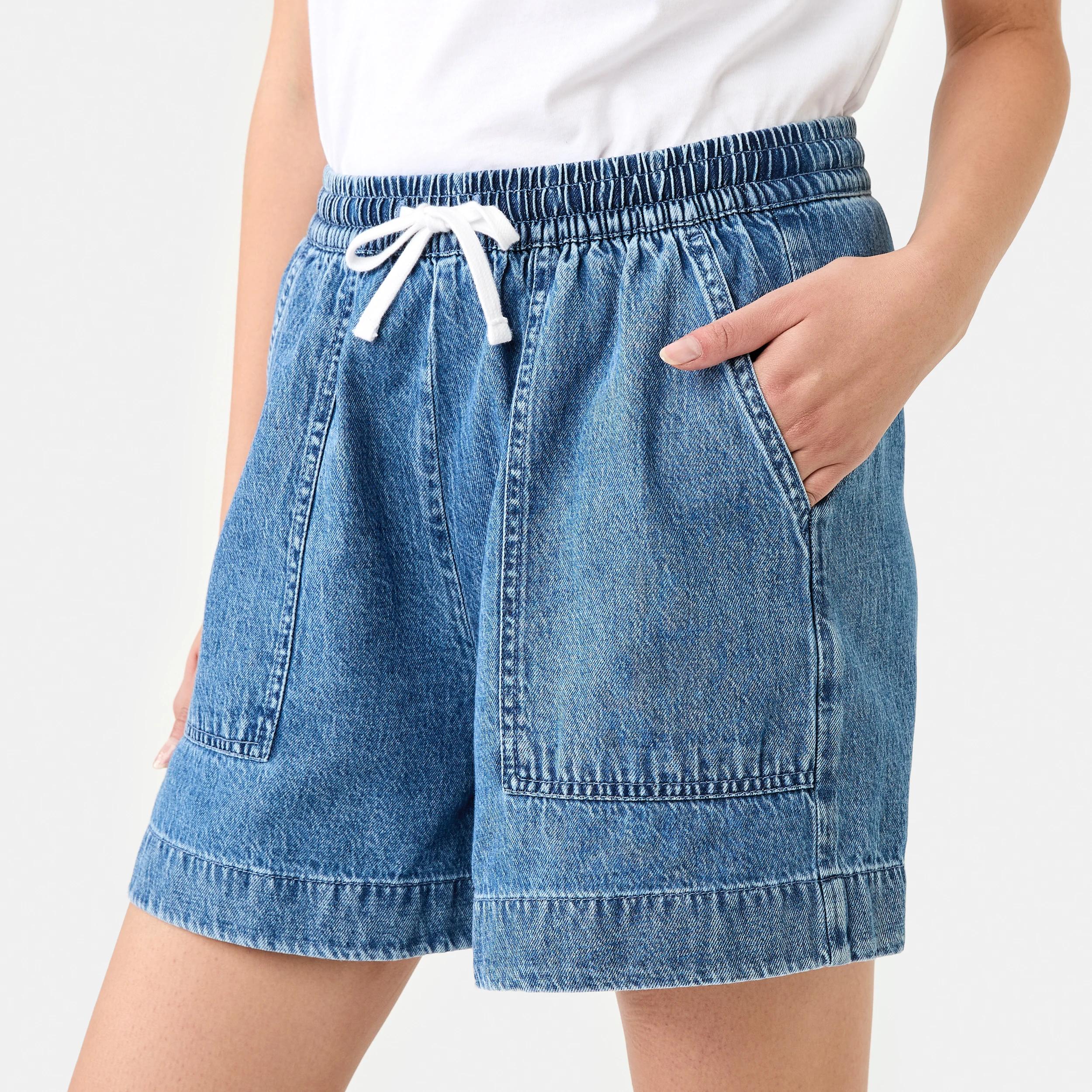 3 Patch Pocket Denim Shorts MID BLUE DENIM WASH, 3 of 8