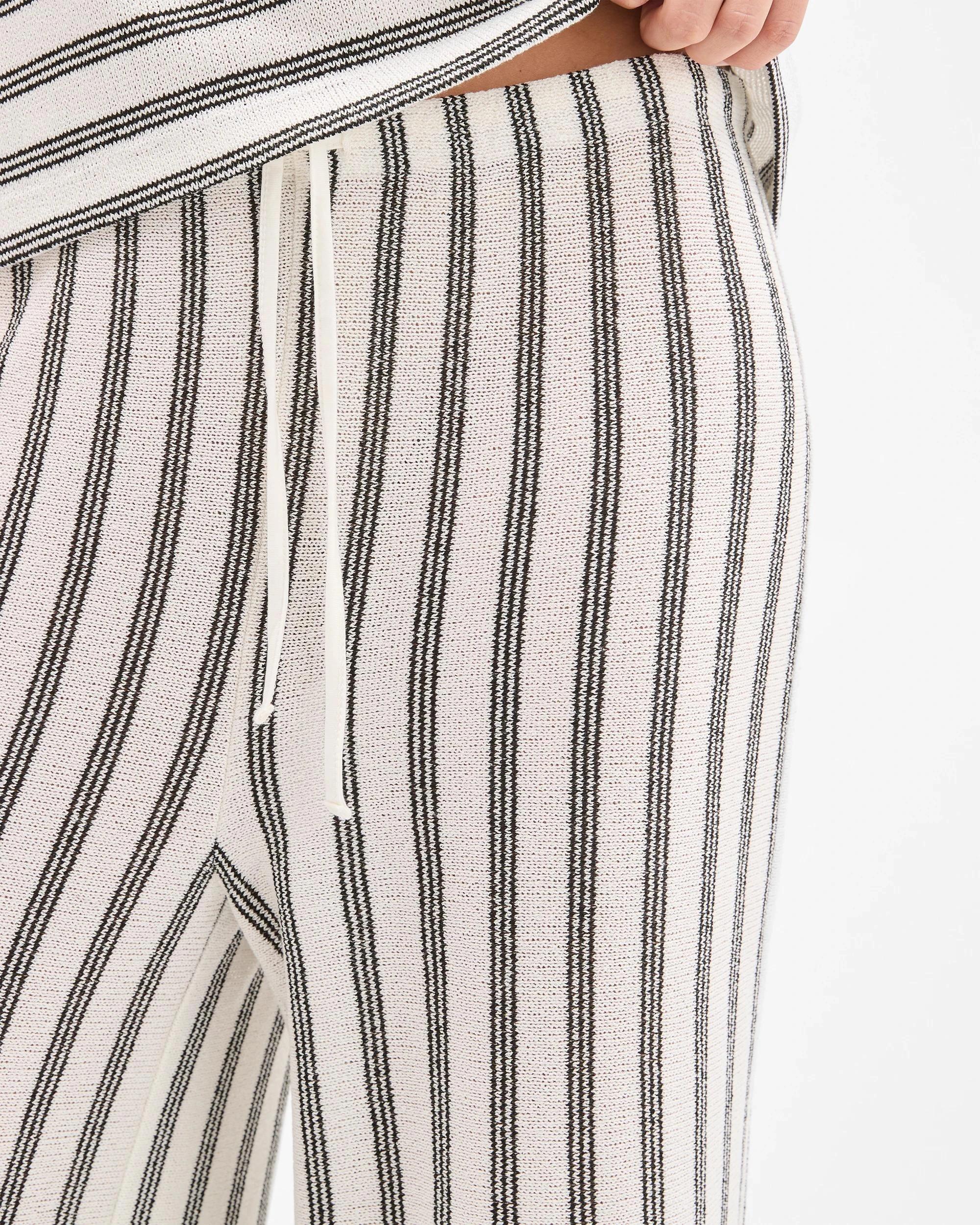 5 Target Woman Wide Leg Textured Pants CREAM/BLACK STRIPE, 5 of 6