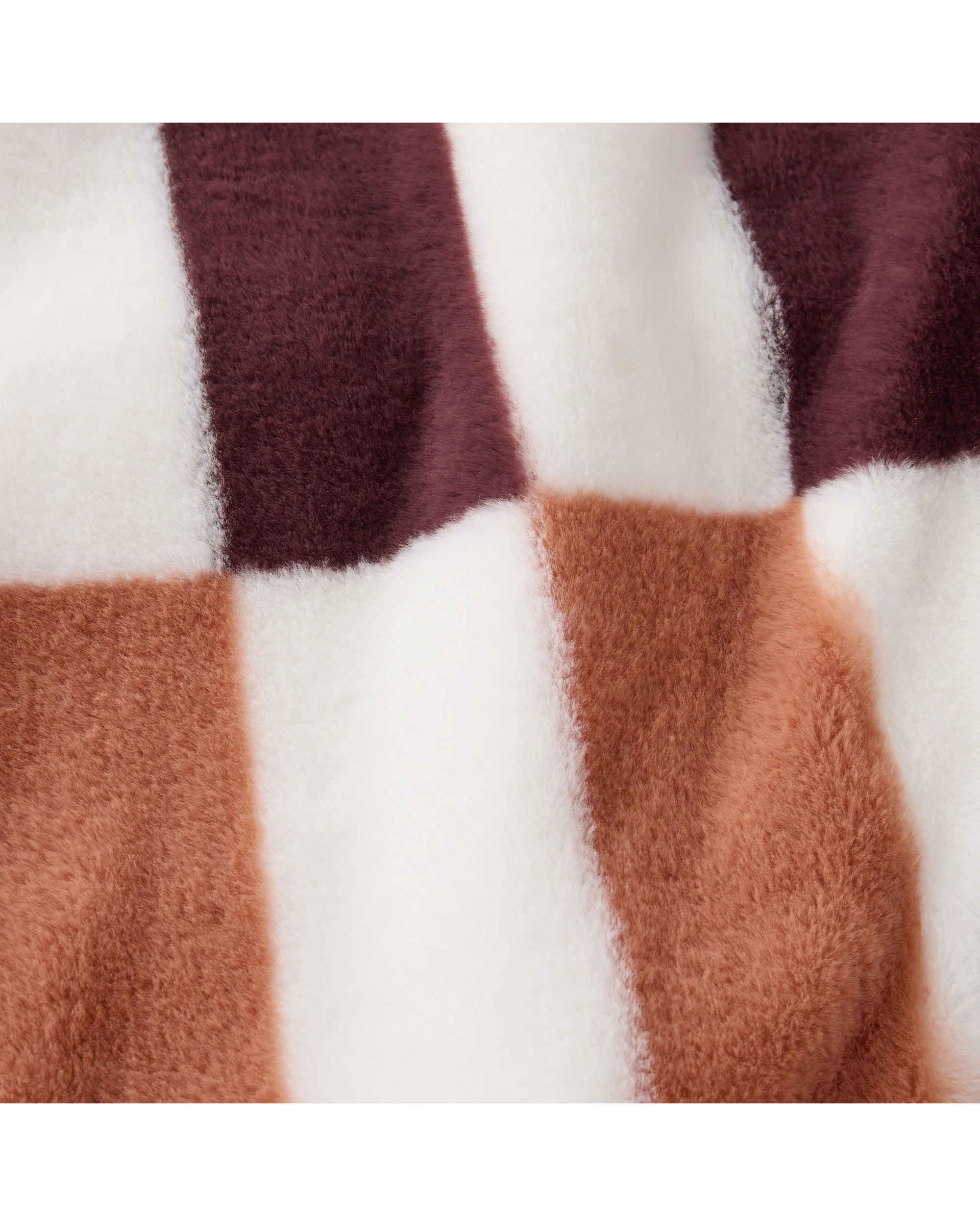 3 Dreamaker Alma Faux Fur Throw 130x170cm - Chocolate Mousse, 3 of 7