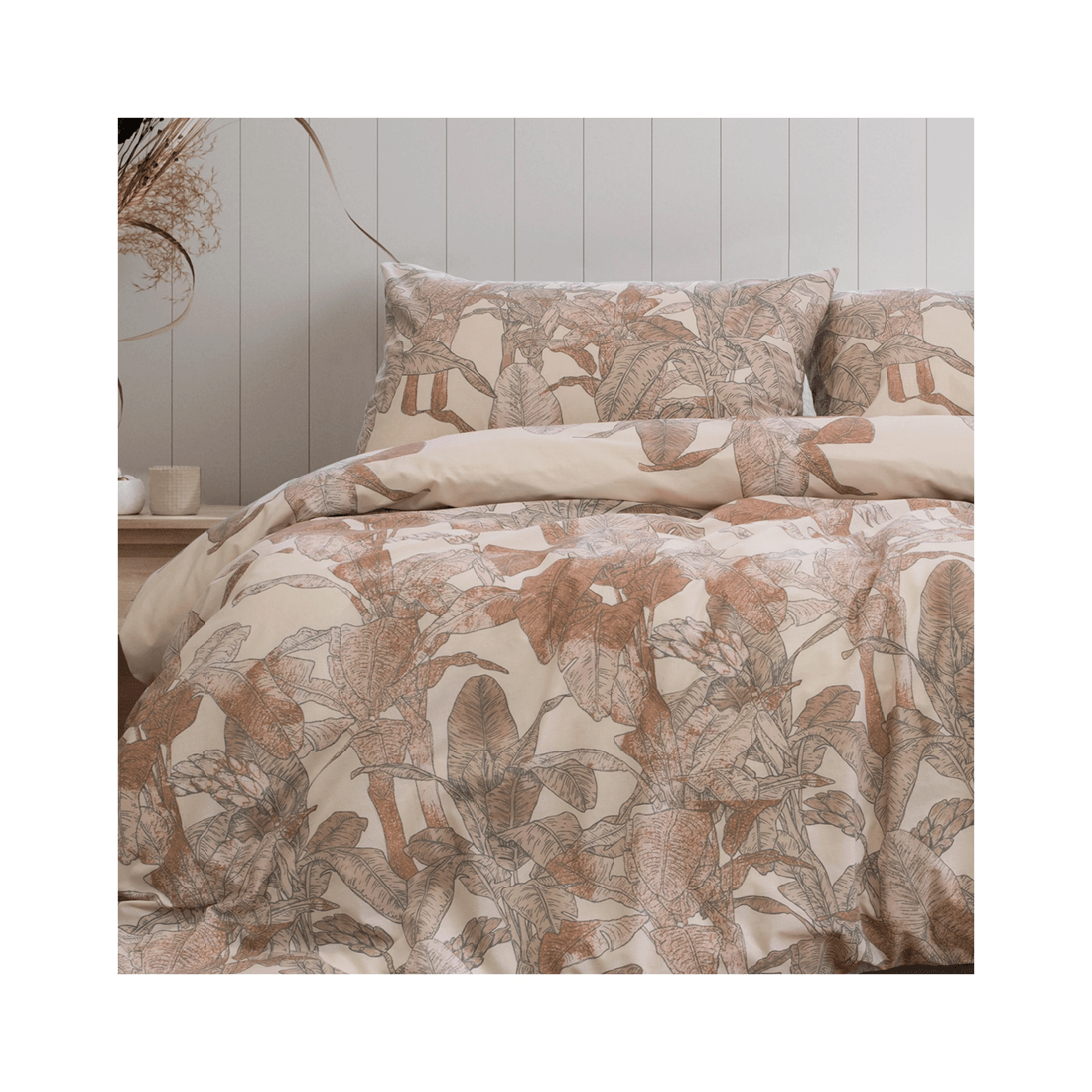2 ARDOR Bayley Quilt Cover Set Polyester Cotton Tropical Foliage Queen Bedding
 - Queen Bed, 2 of 4