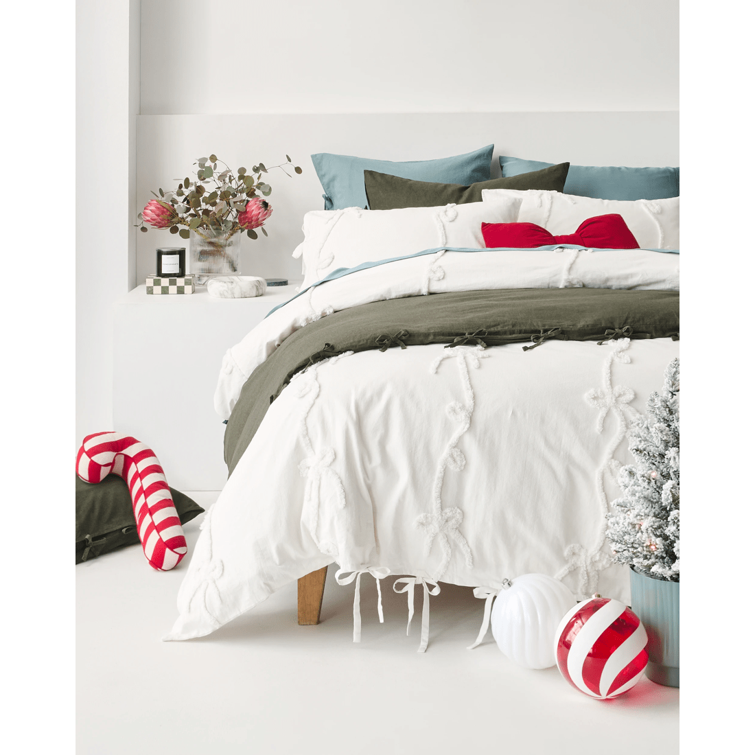 4 Target Laynie Linen/cotton European Pillowcase
 - Queen Bed
 - Green, 4 of 4