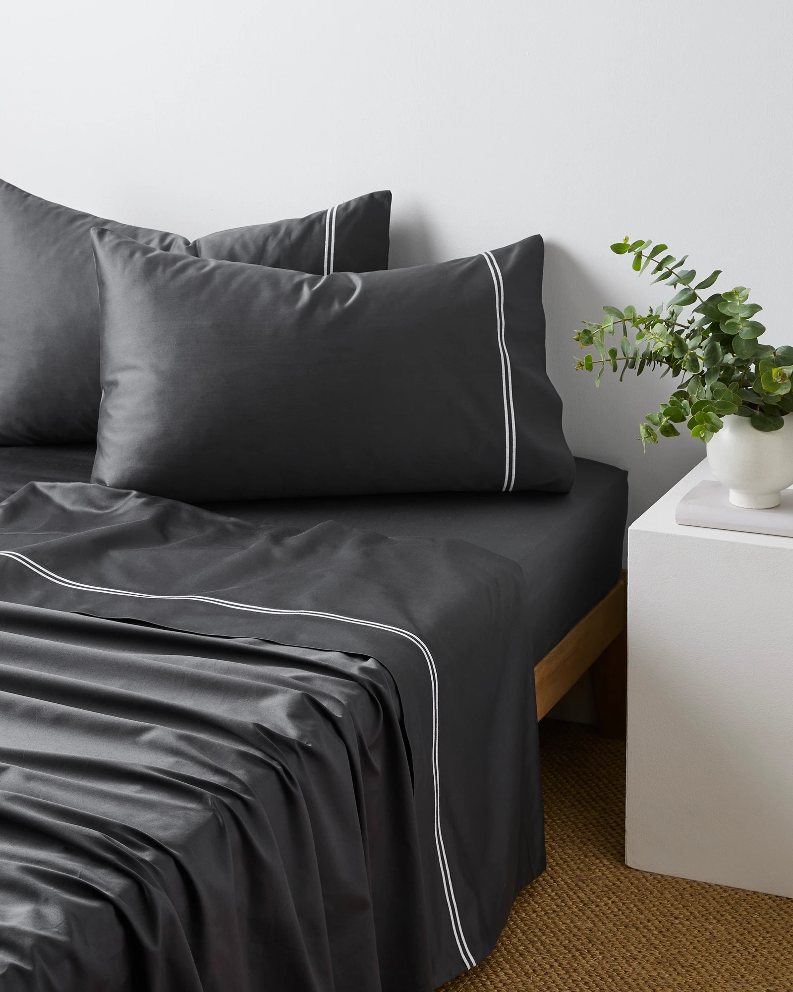 1 Target Carrington Embroidered Sheet Set
 - King Bed
 - Grey, 1 of 2