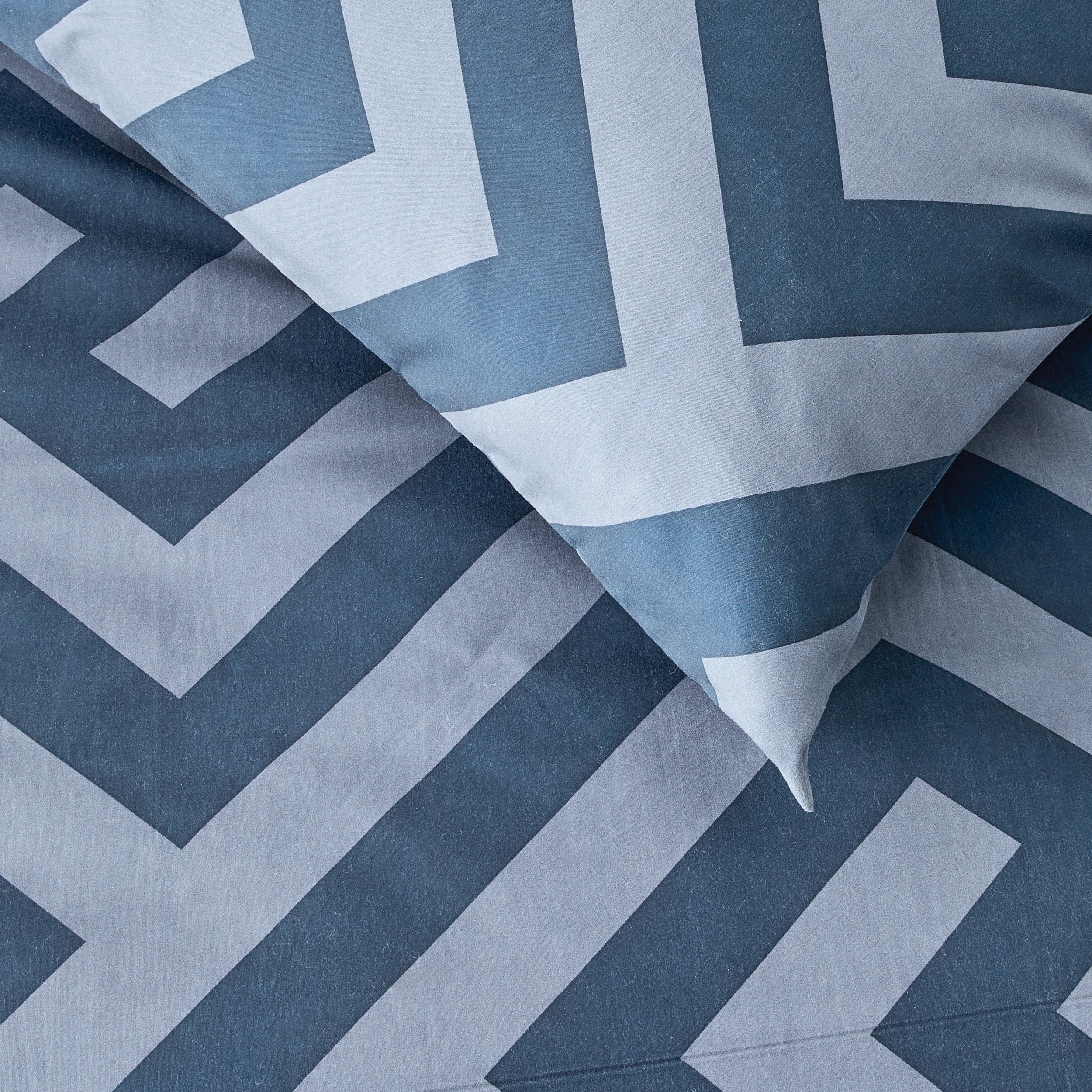 3 Saxon Quilt Cover Set - Queen Bed, Dark Blue, 3 of 6