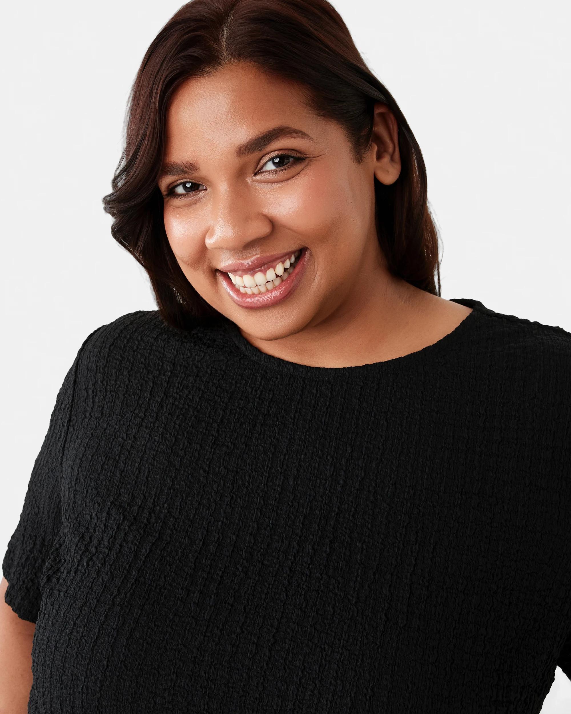 4 Curve Short Sleeve Textured Top Black, 4 of 7