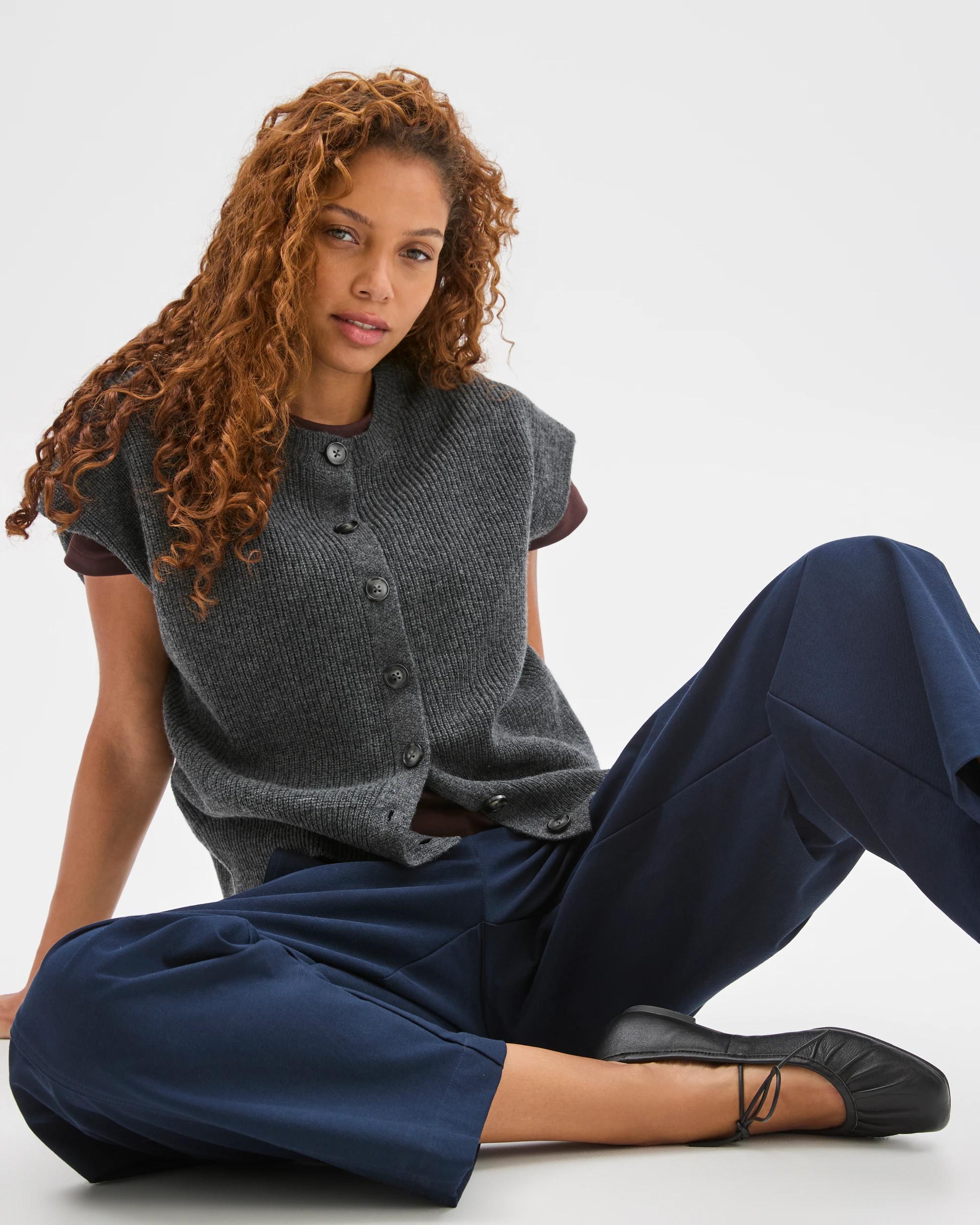 4 Target Woman Australian Lambswool Button Through Vest DARK GREY MARLE, 4 of 6