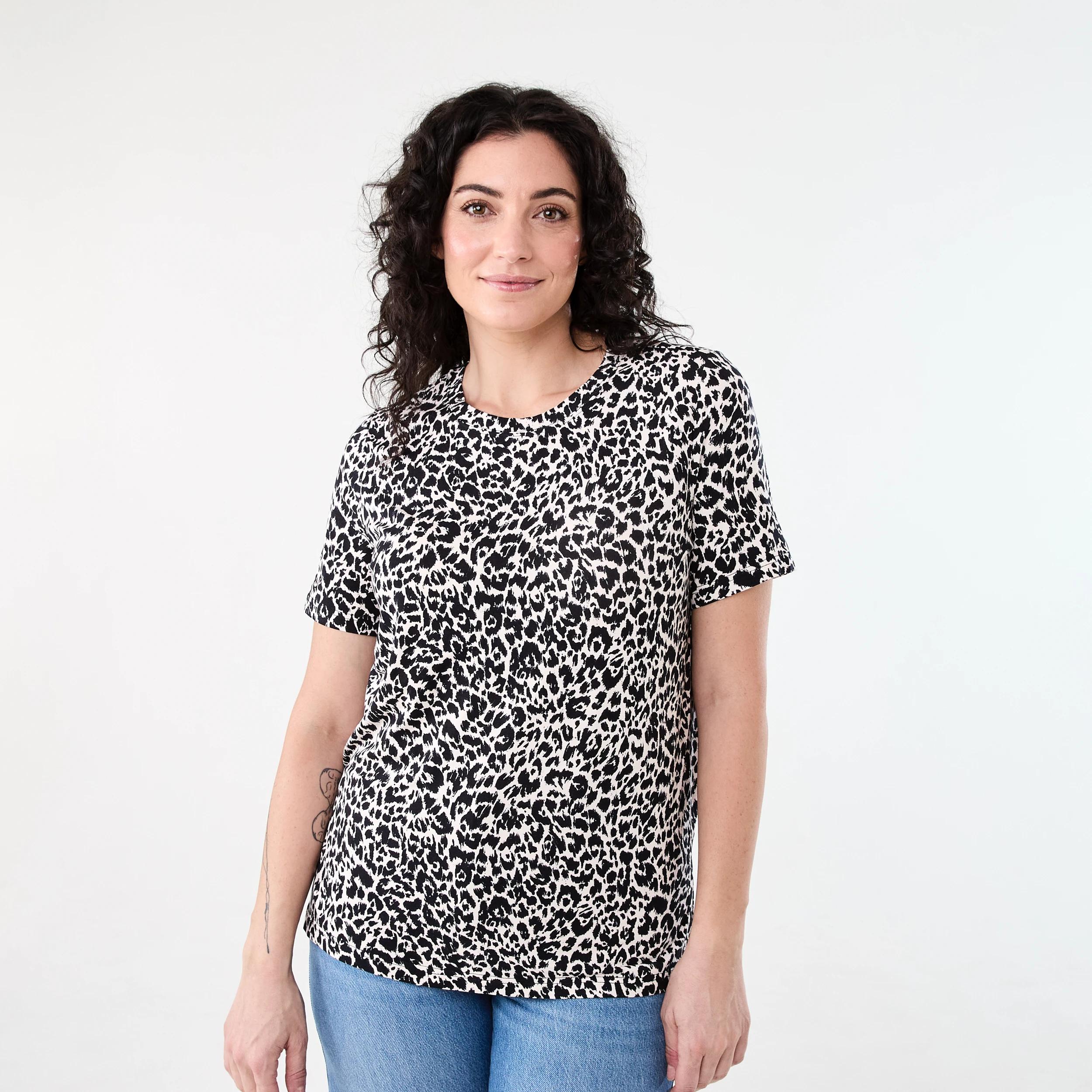 1 Short Sleeve Stepped Hem Tunic MONO LEO BLACK, 1 of 6