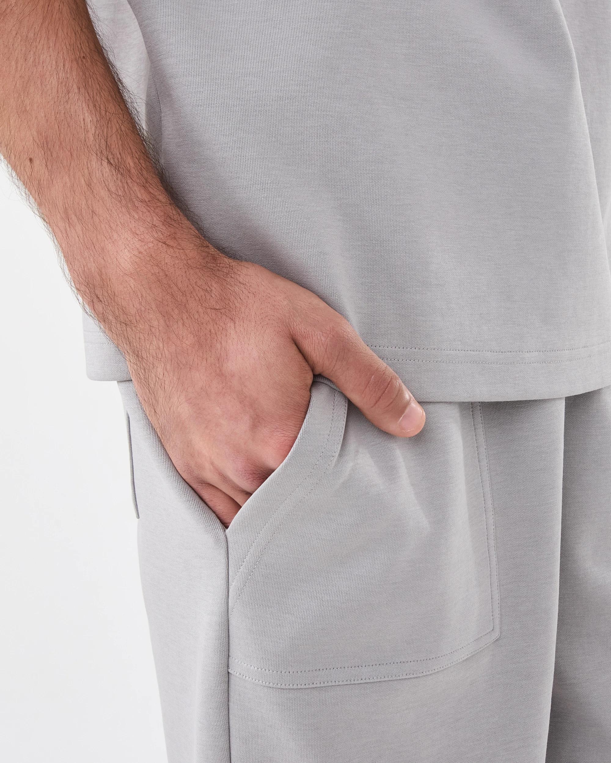 5 Elastic Waist Interlock Knit Shorts Gry Smoke, 5 of 8