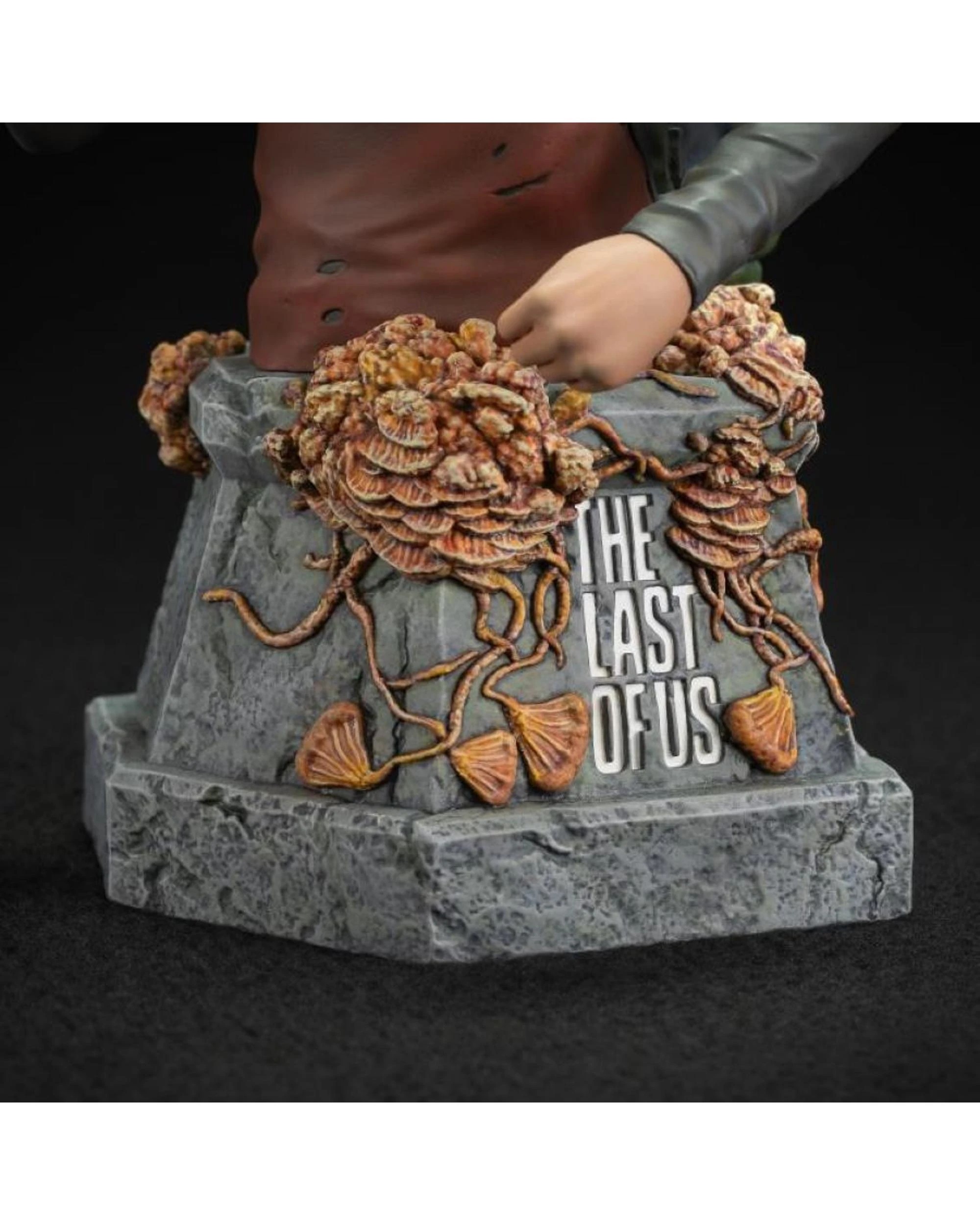 9 The Last of Us Ellie with Handgun Bust 7.5 Inch Statue, 9 of 9