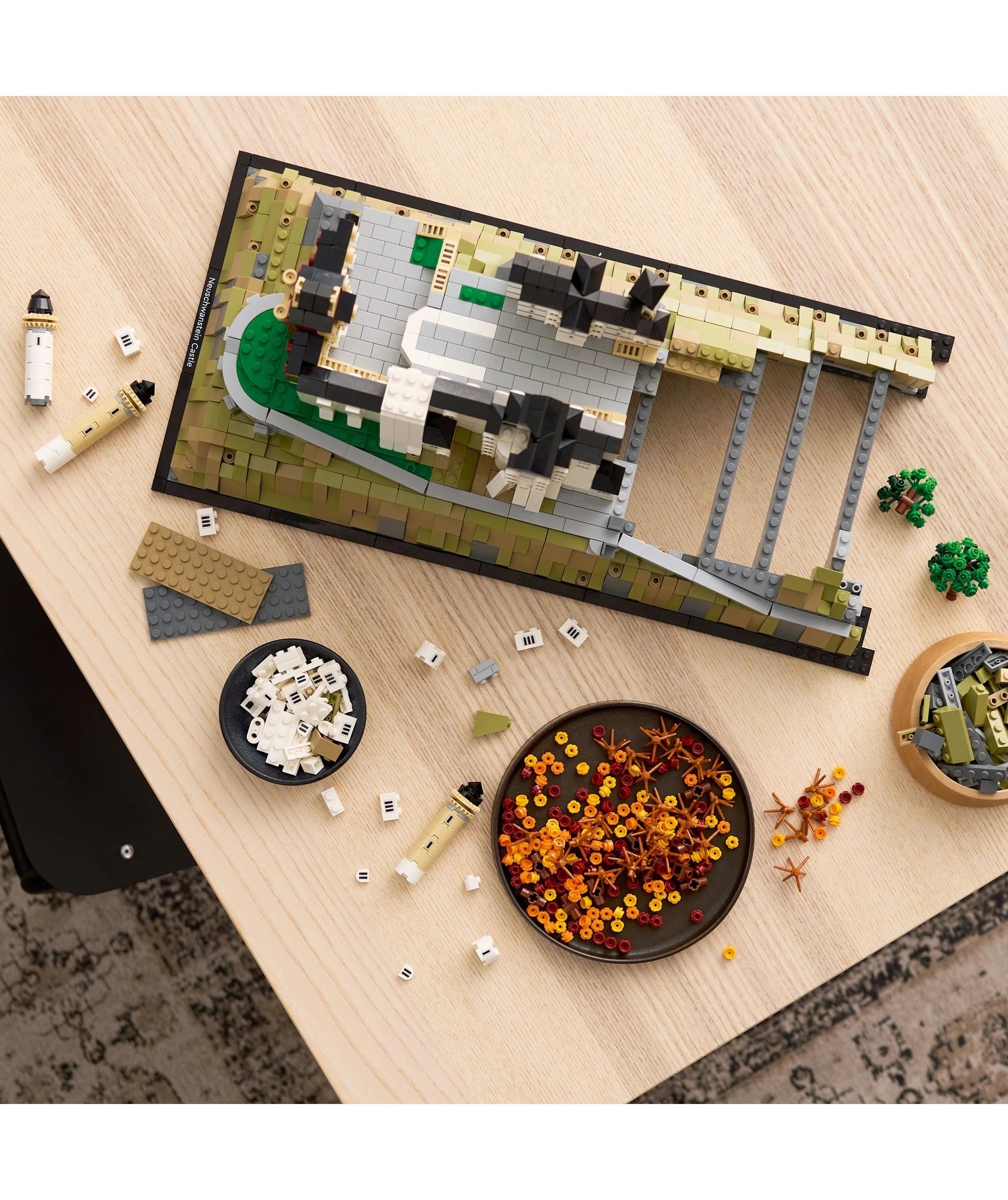 8 LEGO Architecture Neuschwanstein Castle 21063, 8 of 10