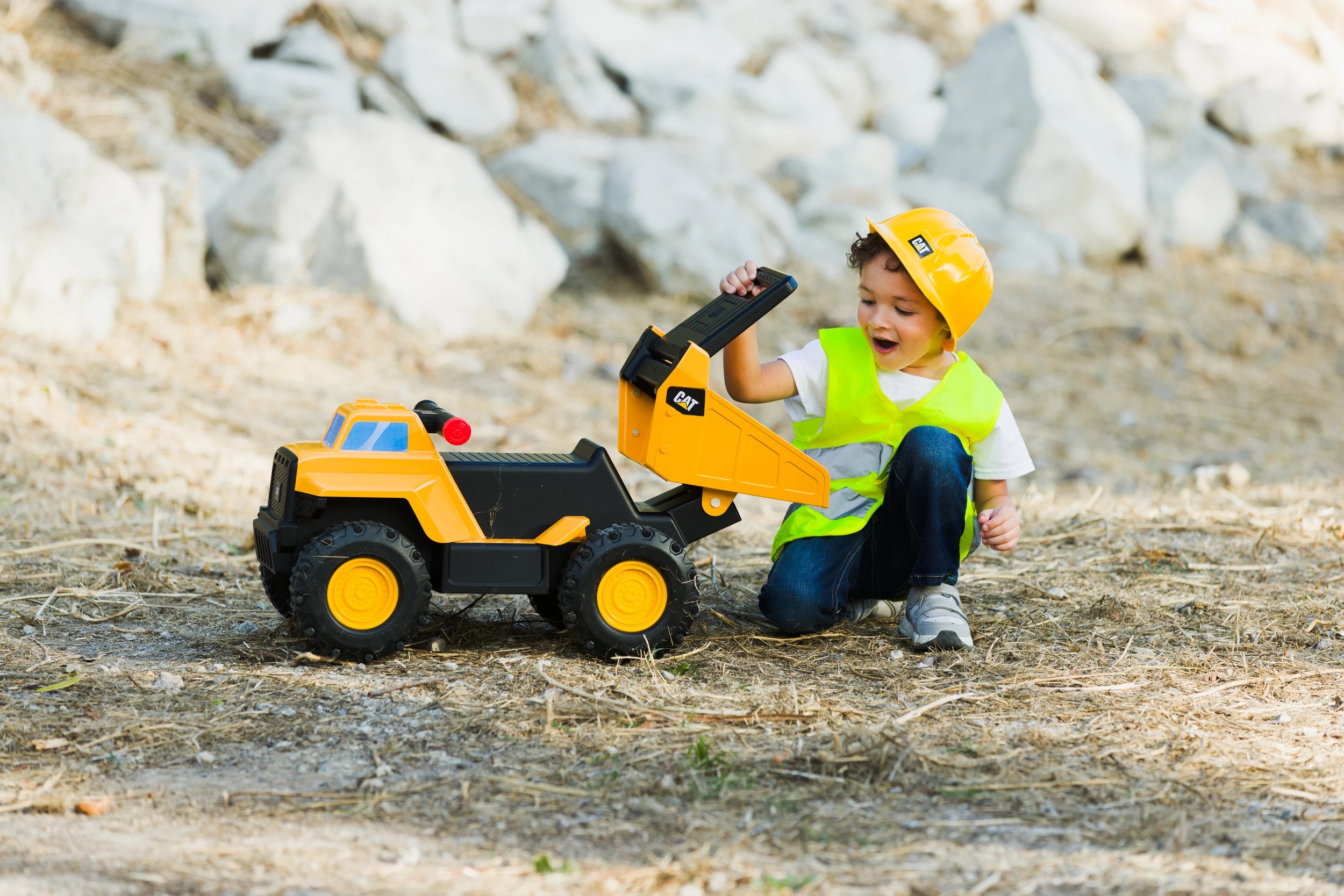 4 CAT Play and Ride Dump Truck - Yellow, 4 of 9