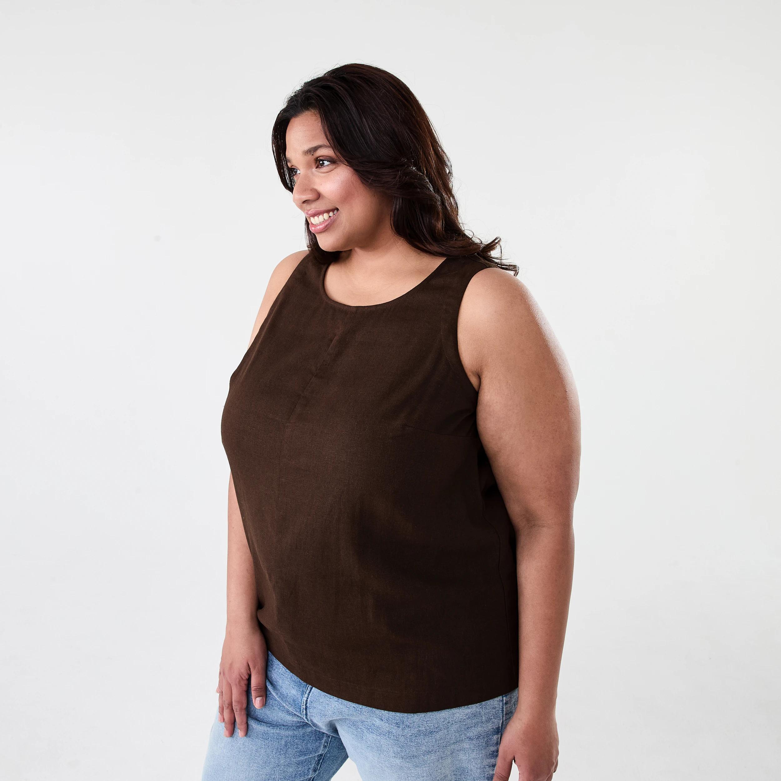 2 Curve Sleeveless Linen Blend Top Melt Brown, 2 of 5
