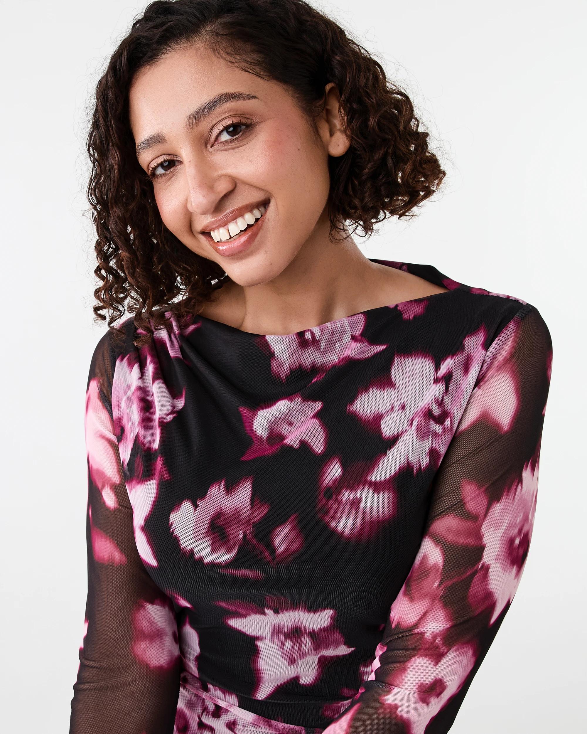 4 Long Sleeve Mesh Drape Top Blk Florl, 4 of 7