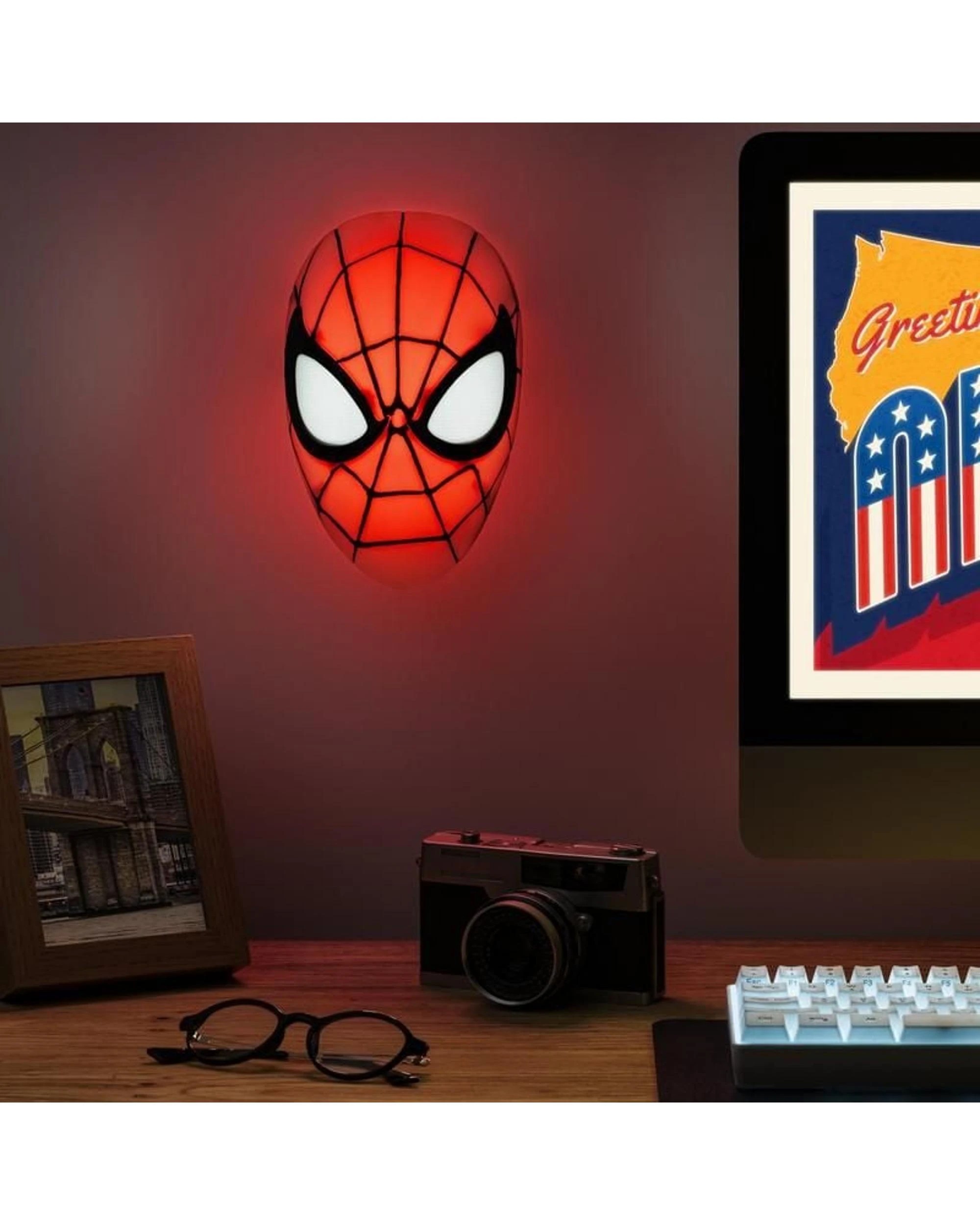 3 Paladone Marvel's Spider-Man Mask Light, 3 of 5