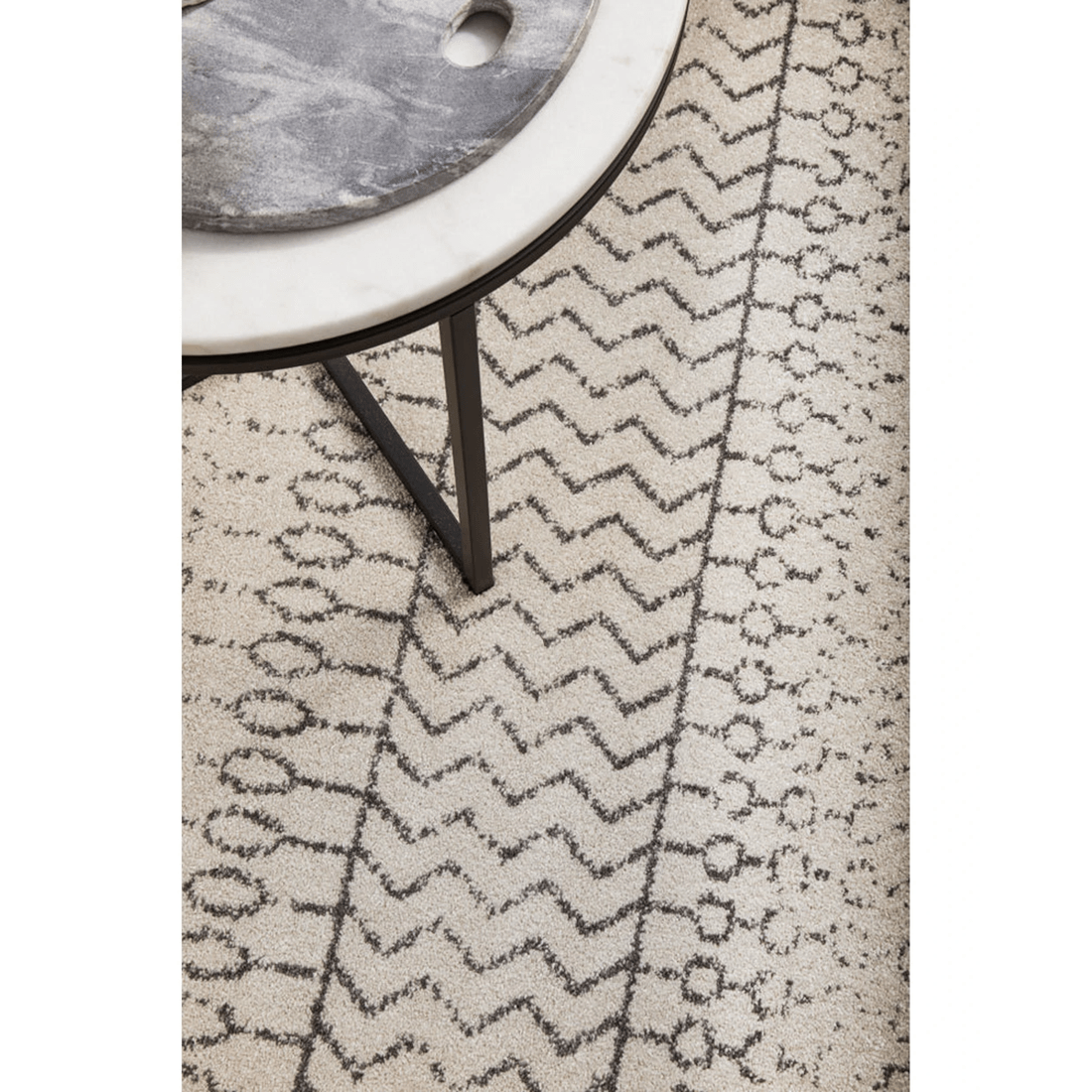 8 RUG CULTURE Chrome Harper Silver Round Rug — Power‑Loomed 100% Polypropylene, 10mm Pile - Silver, 8 of 9