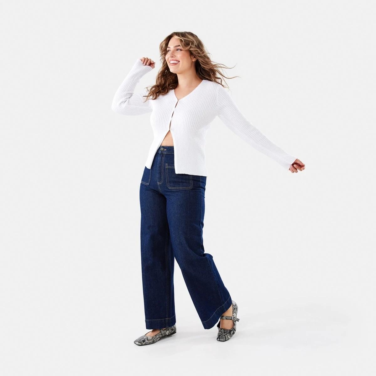 3 Textured V-Neck Top Ecru, 3 of 7