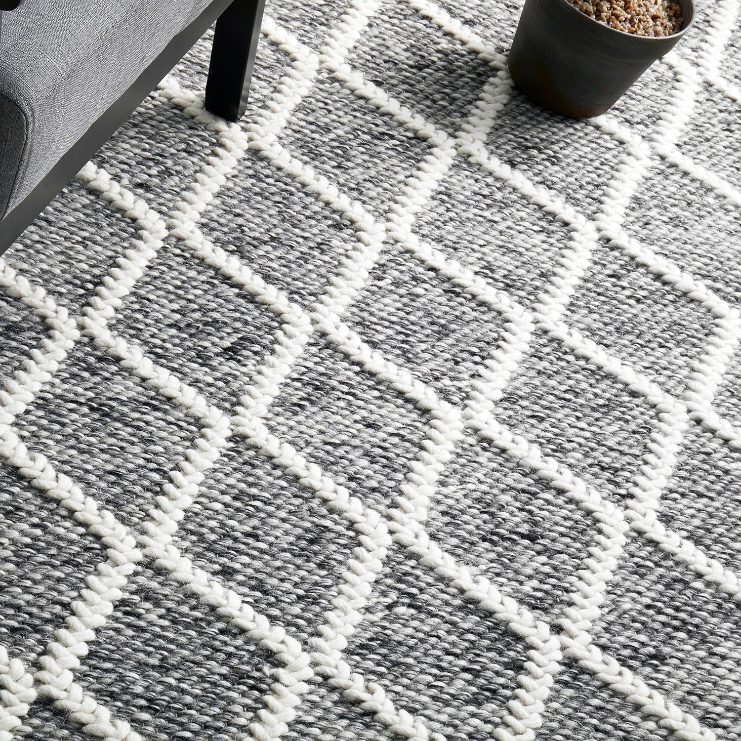 8 Common Ground Rugs Valor 225x155cm - Medium Hand Loomed Wool Floor Rug - Black - Grey, 8 of 8