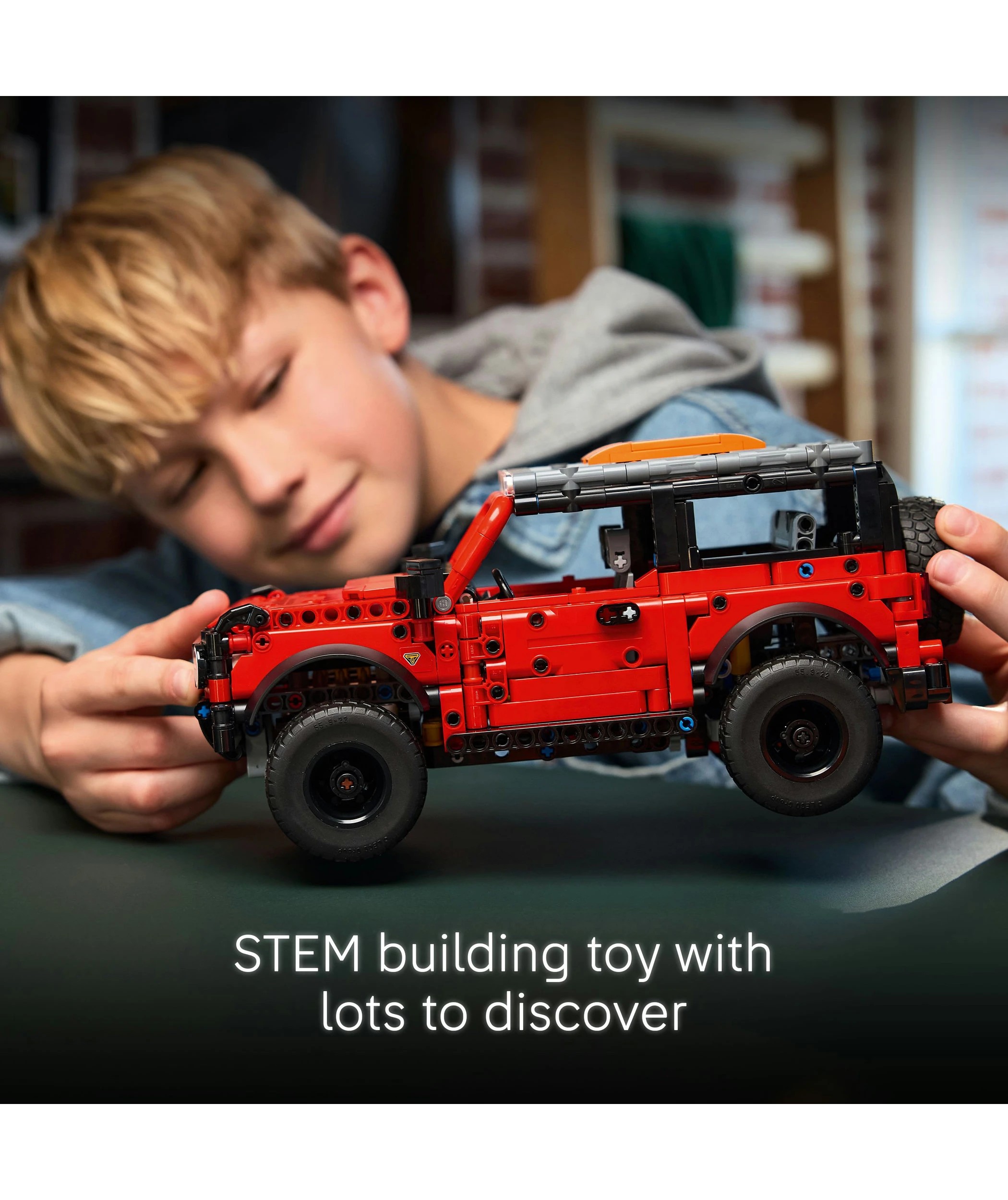 5 LEGO Technic Ford Bronco SUV 42213, 5 of 10