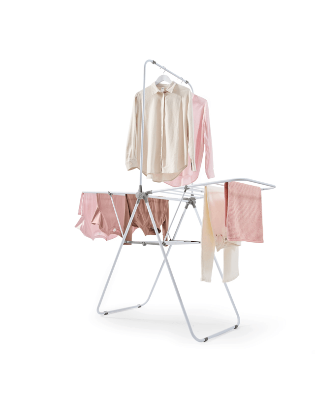 16m Winged Airer with Garment 