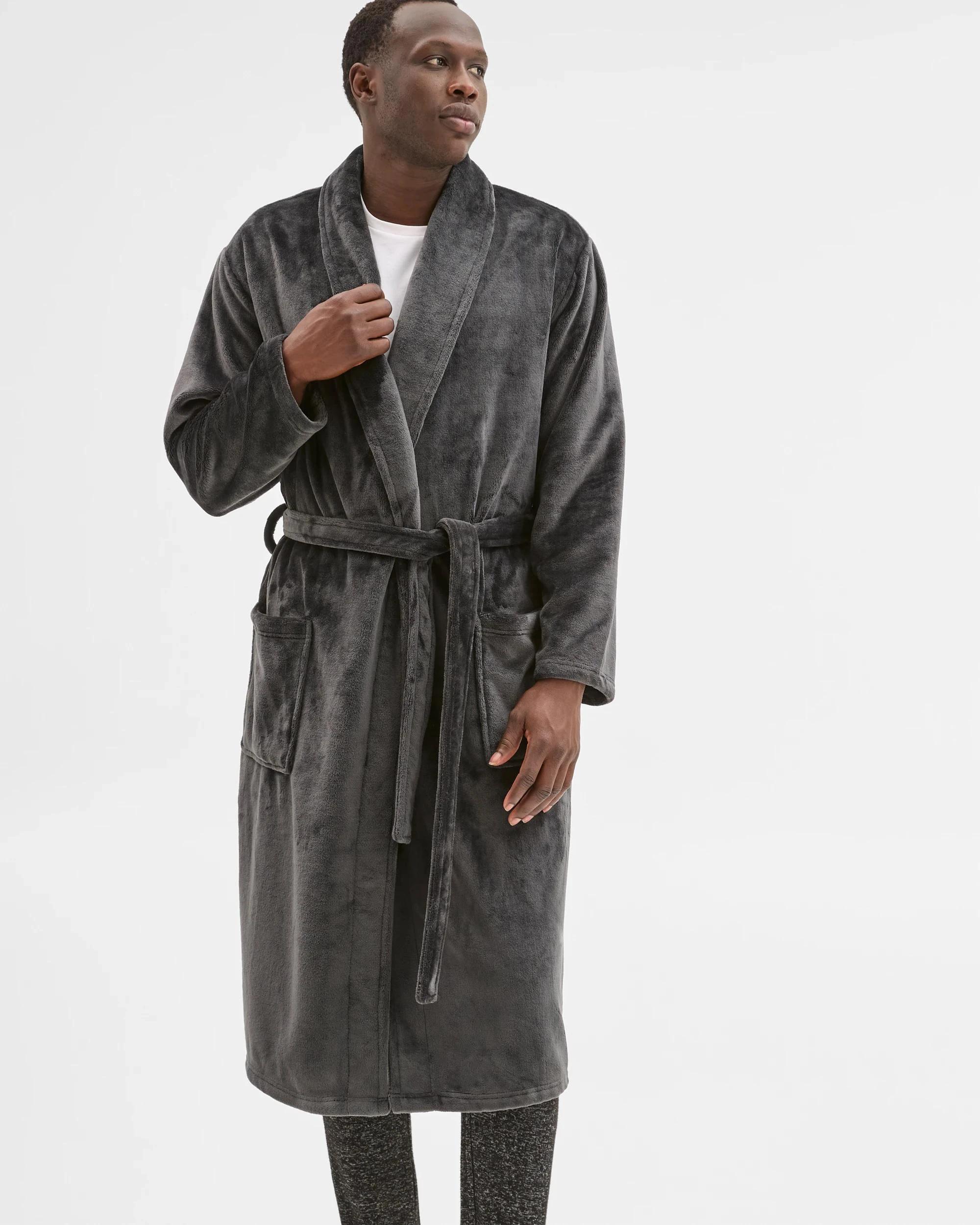 3 Target Man Coral Fleece Robe CHARCOAL, 3 of 6