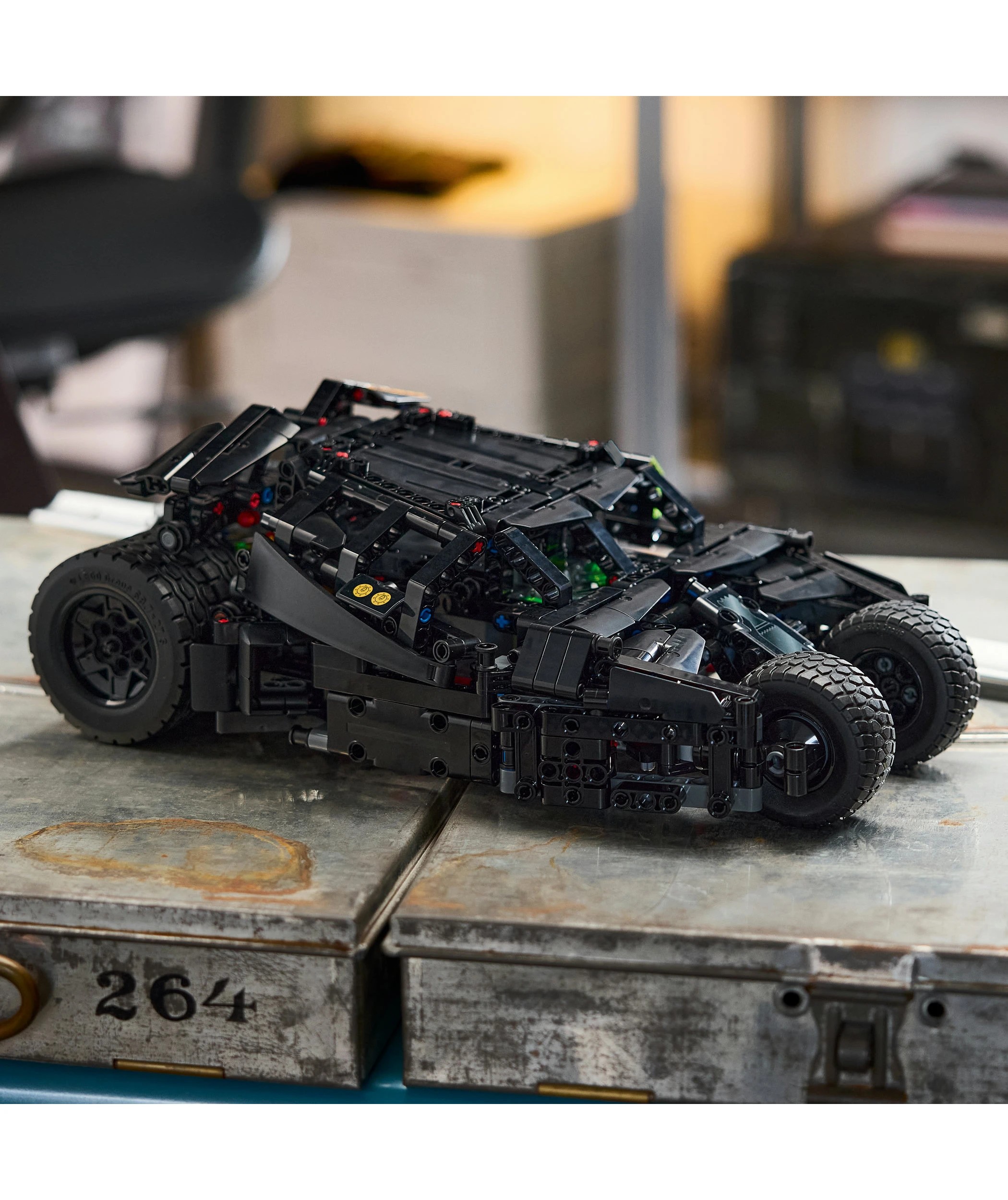 9 LEGO Technic Batmobile Tumbler 42239, 9 of 10